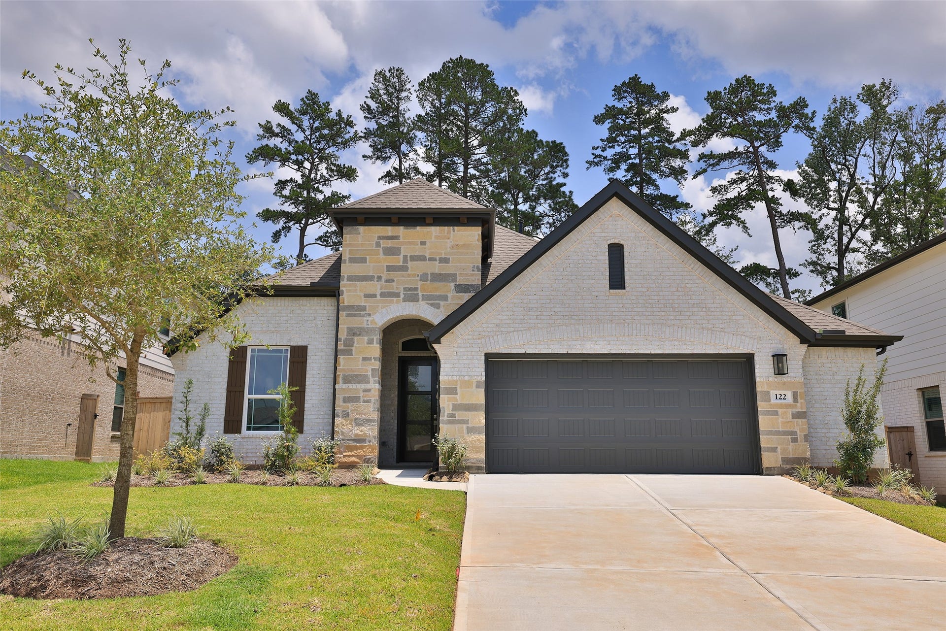 122 Mockingbird Trails Drive, Willis, TX 77318