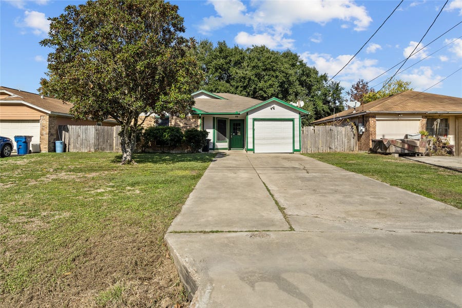 Property photo for 2716 2nd Avenue N, Texas City, TX