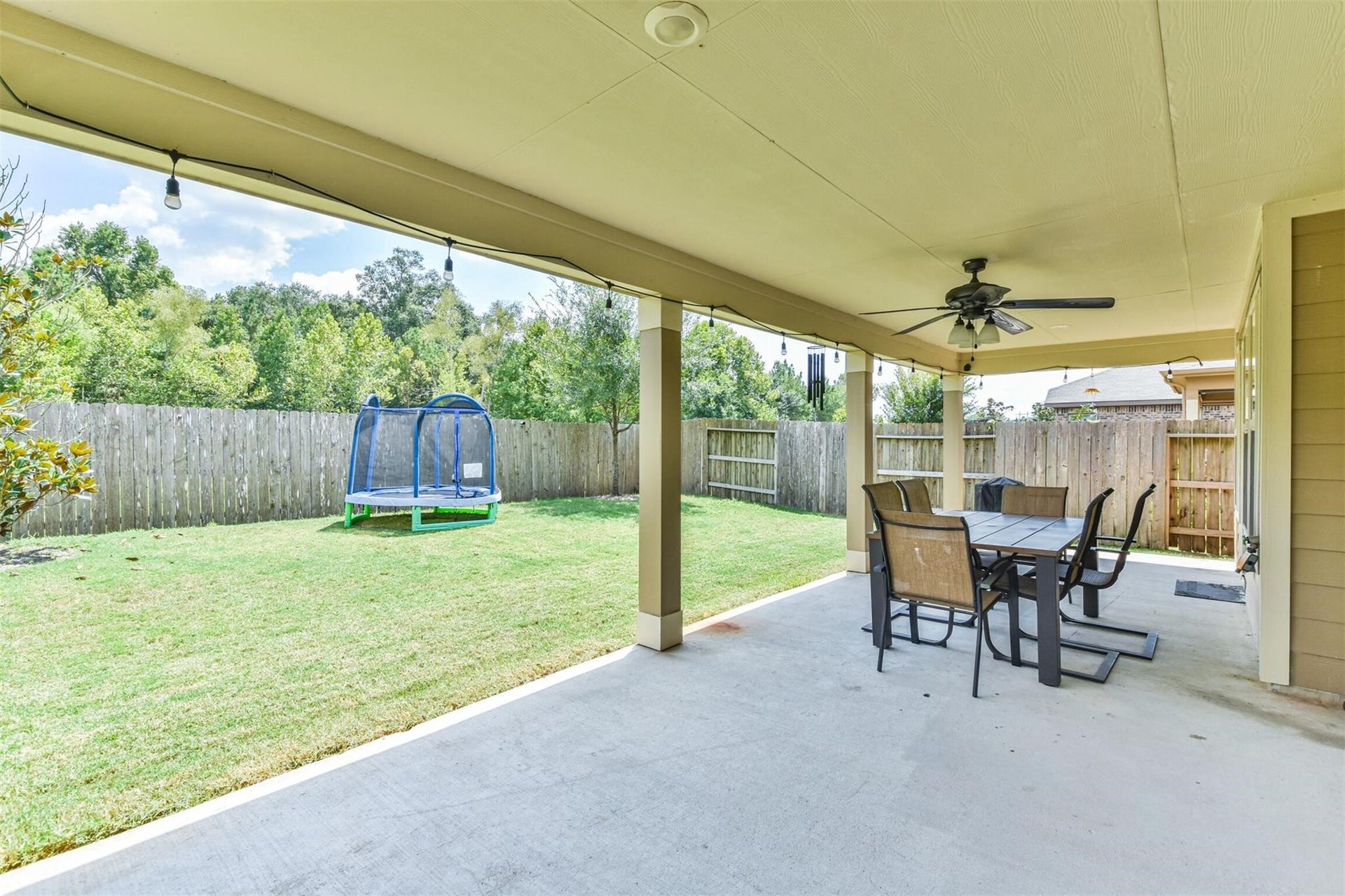 2719 Crosshaven Way, Conroe, TX 77304