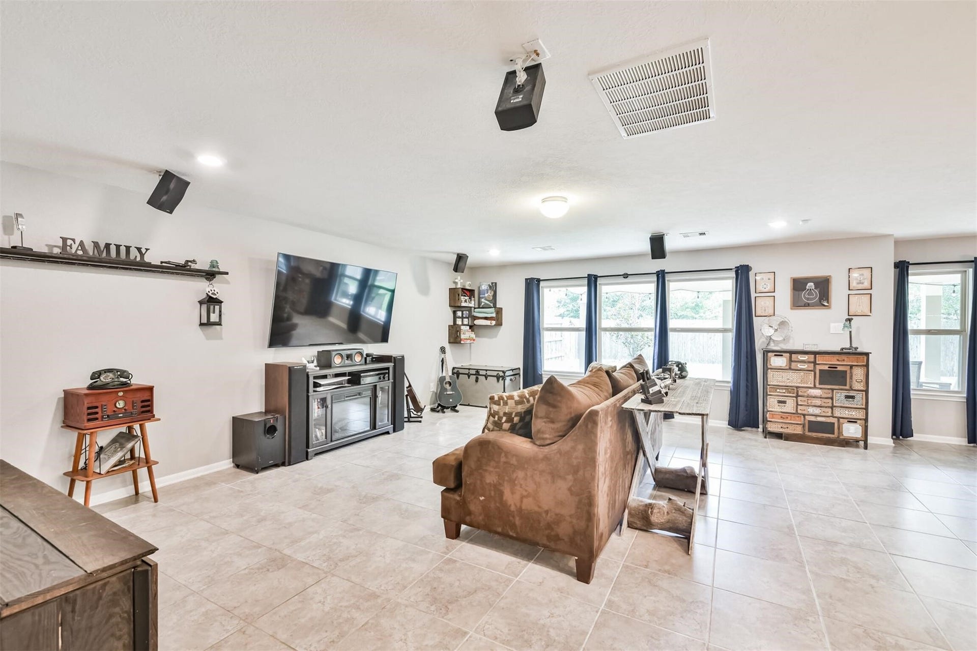 2719 Crosshaven Way, Conroe, TX 77304