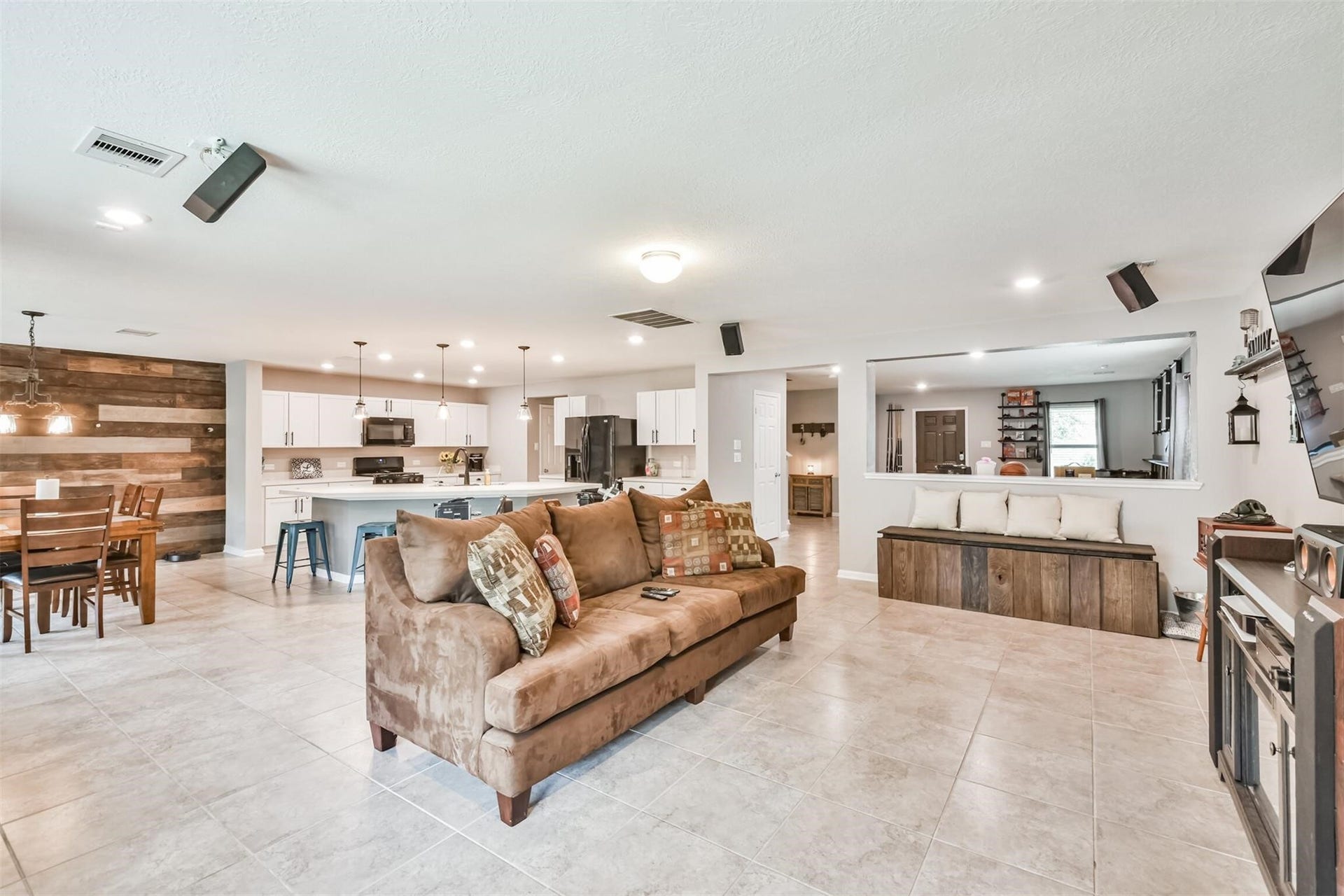 2719 Crosshaven Way, Conroe, TX 77304