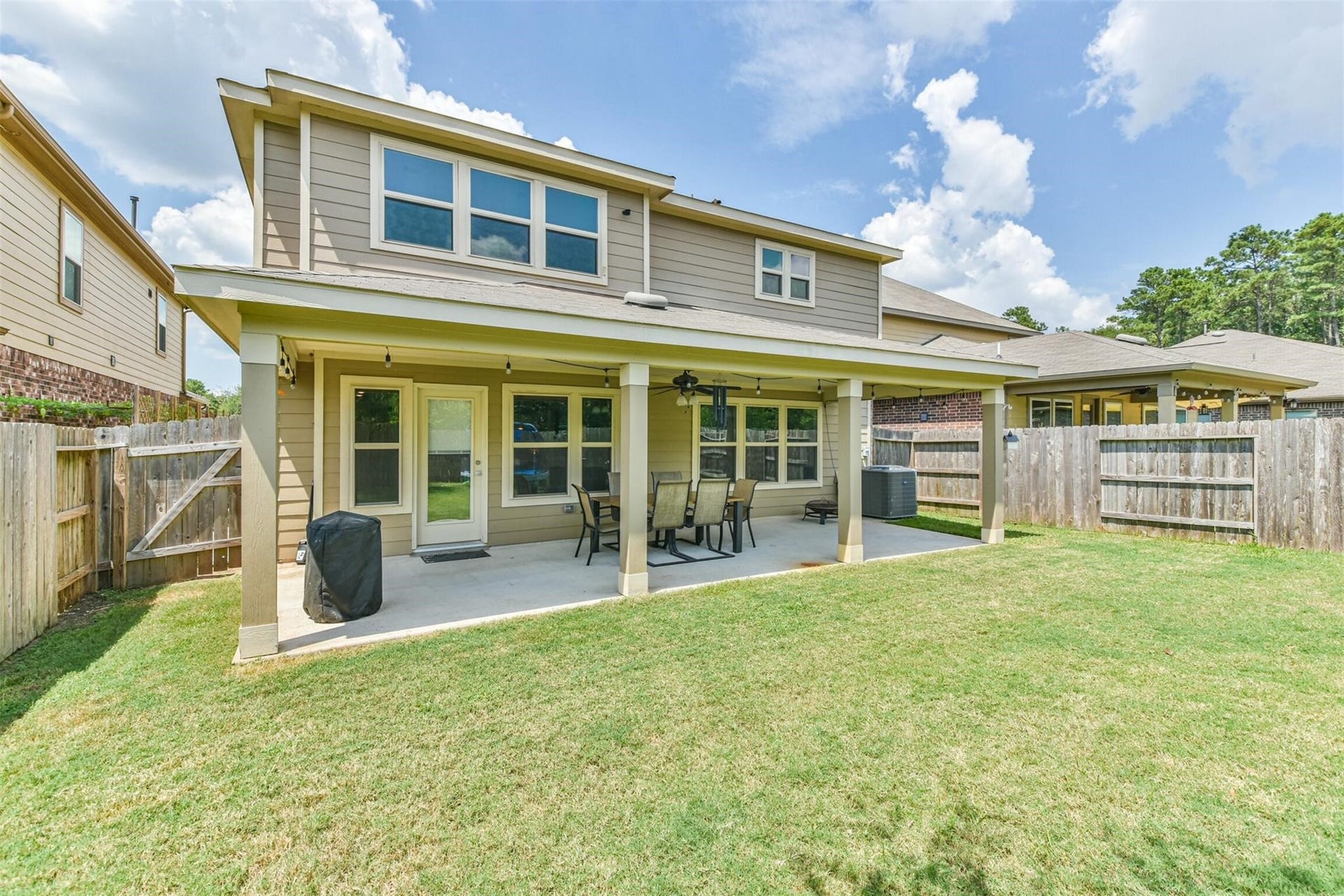 2719 Crosshaven Way, Conroe, TX 77304