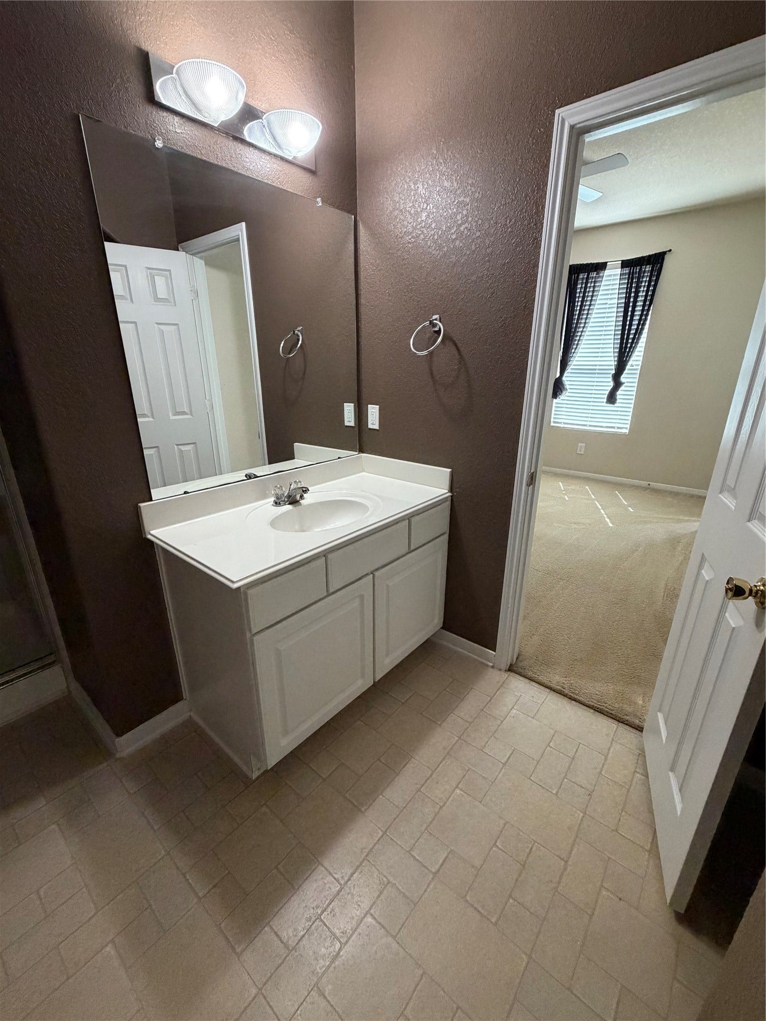 19027 Taverns Crossing Lane, Houston, TX 77084