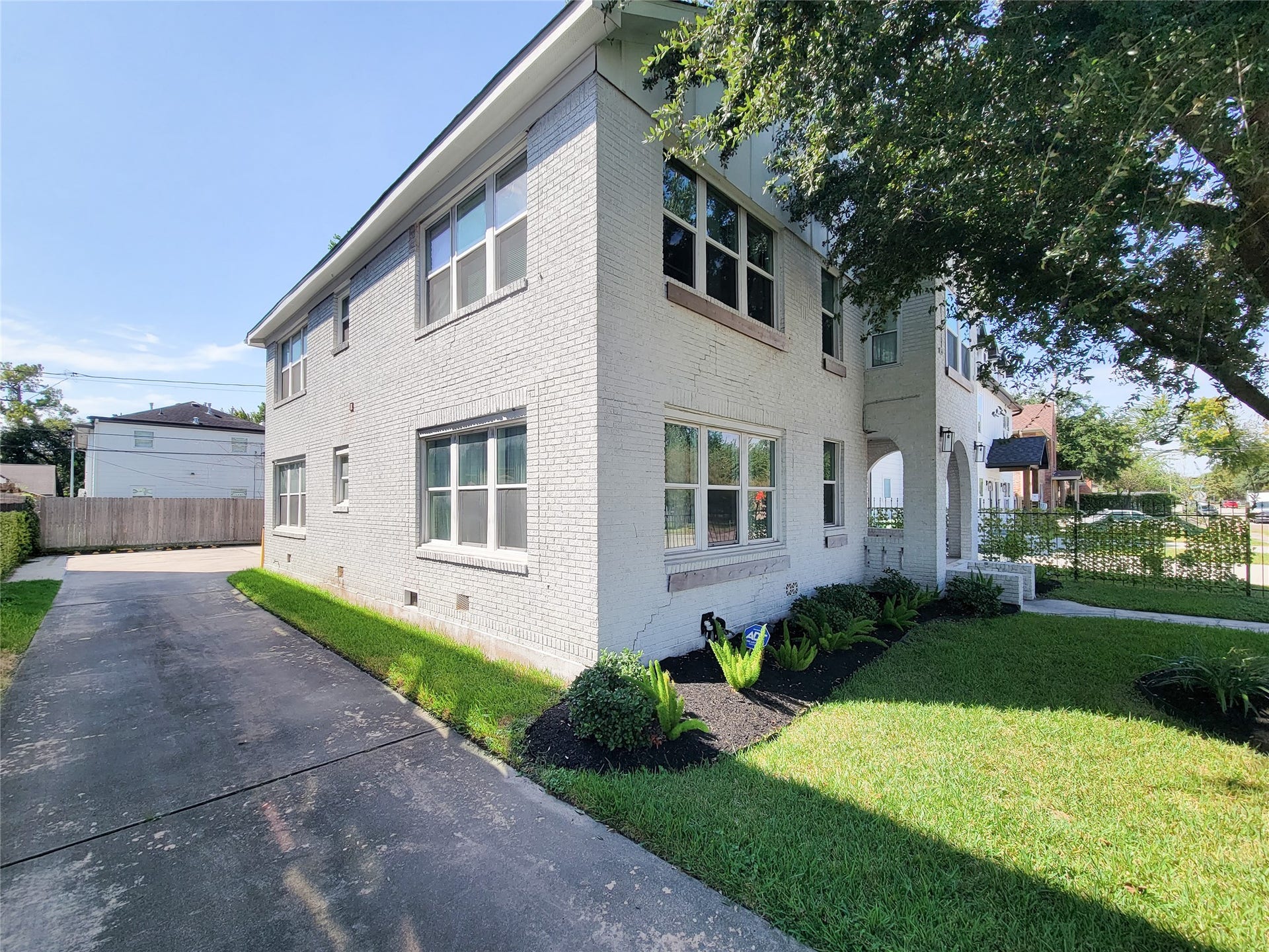2410 Truxillo Street, #B, Houston, TX 77004