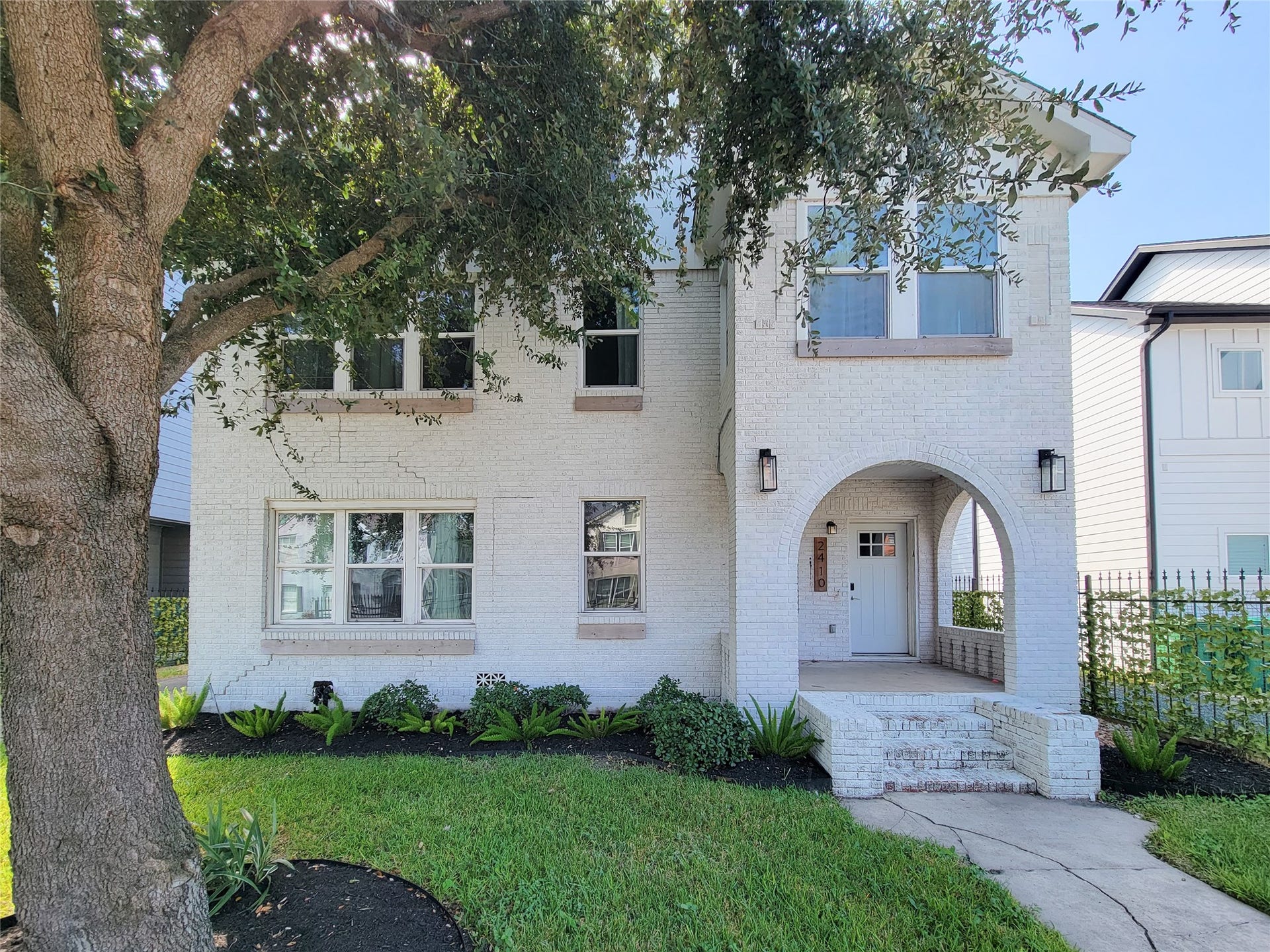 2410 Truxillo Street, #B, Houston, TX 77004