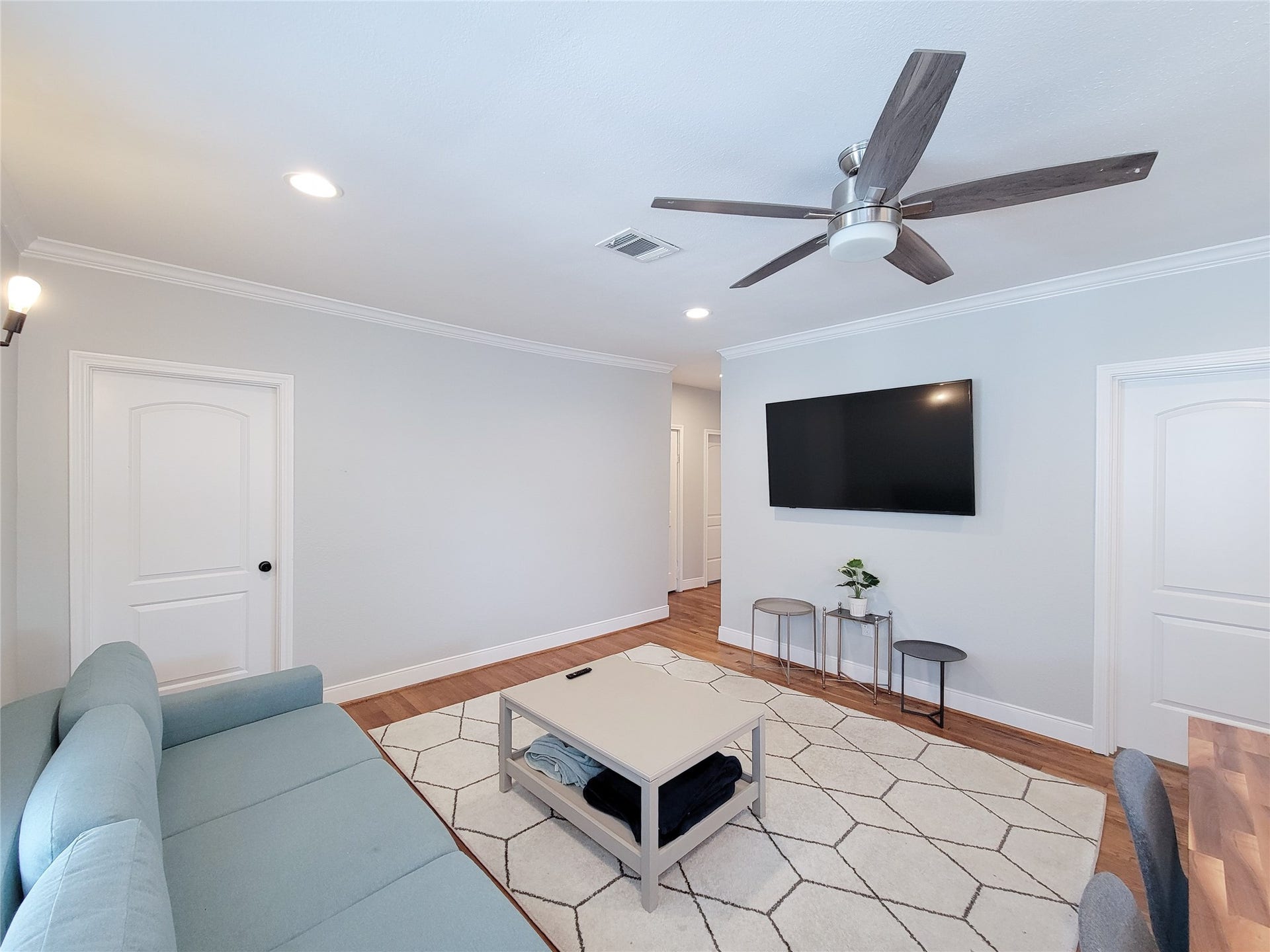 2410 Truxillo Street, #B, Houston, TX 77004
