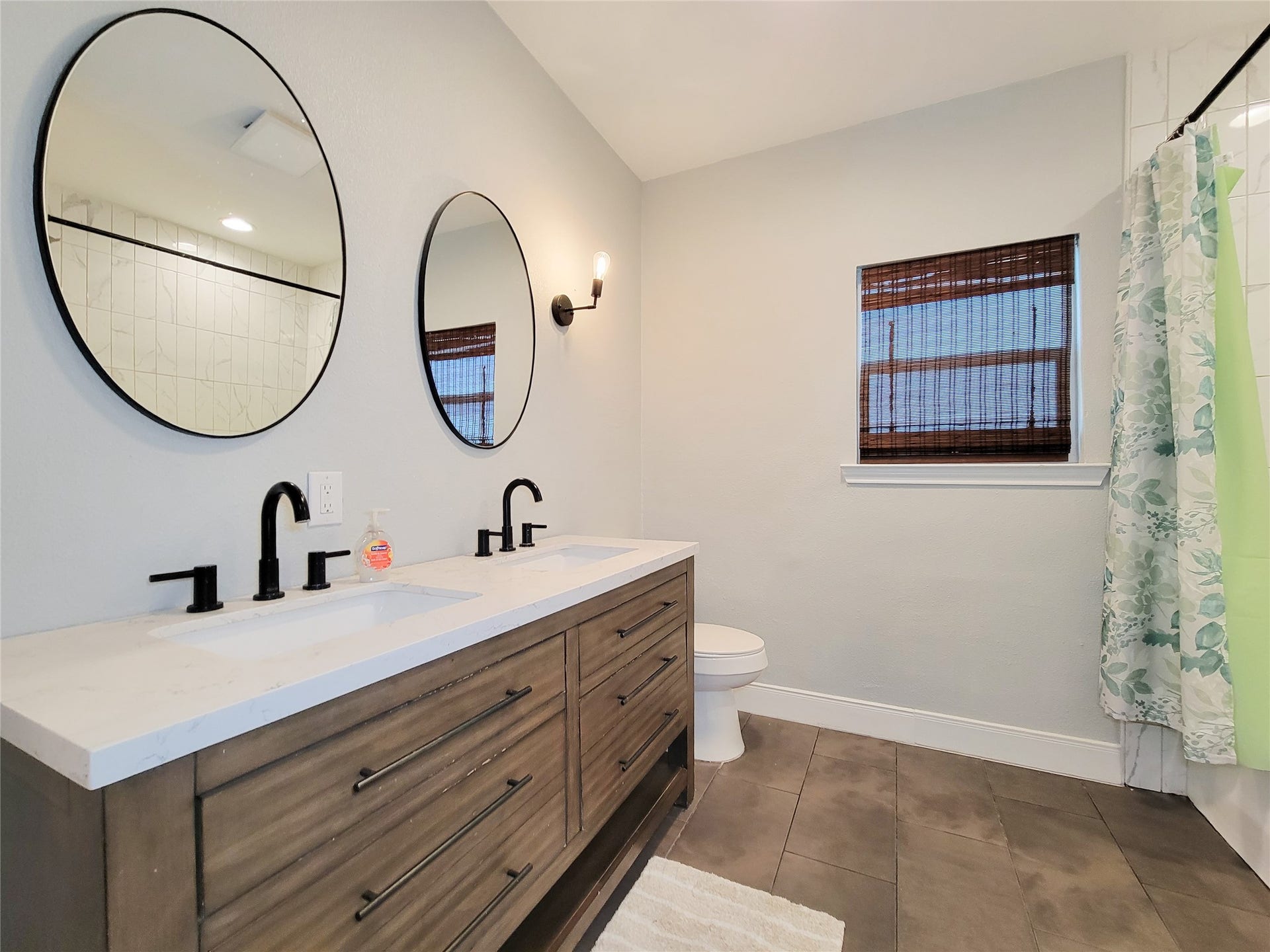 2410 Truxillo Street, #B, Houston, TX 77004