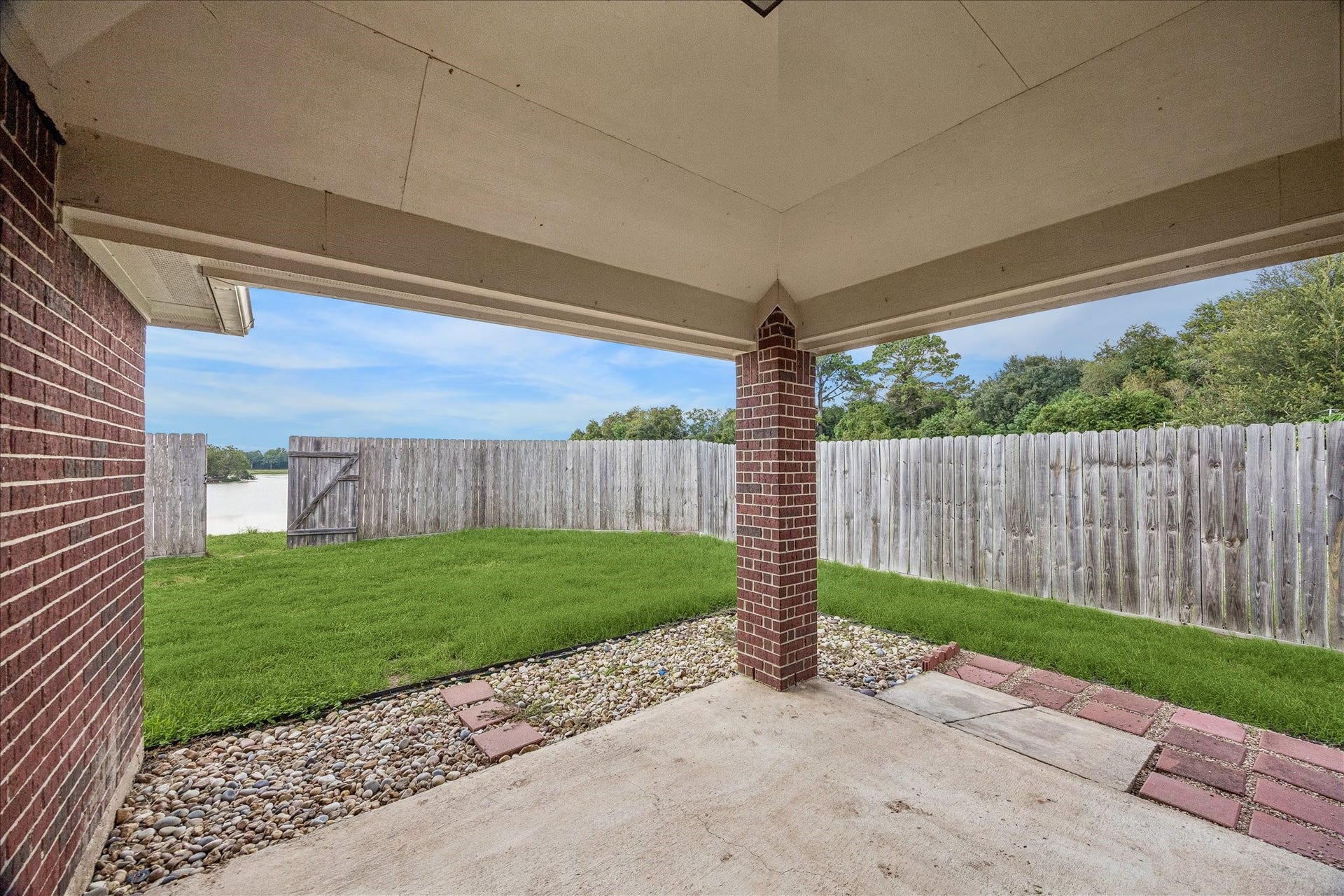 2404 Avalon Trace Lane, Pearland, TX 77581 2404 Avalon Trace Lane, Pearland, TX 77581