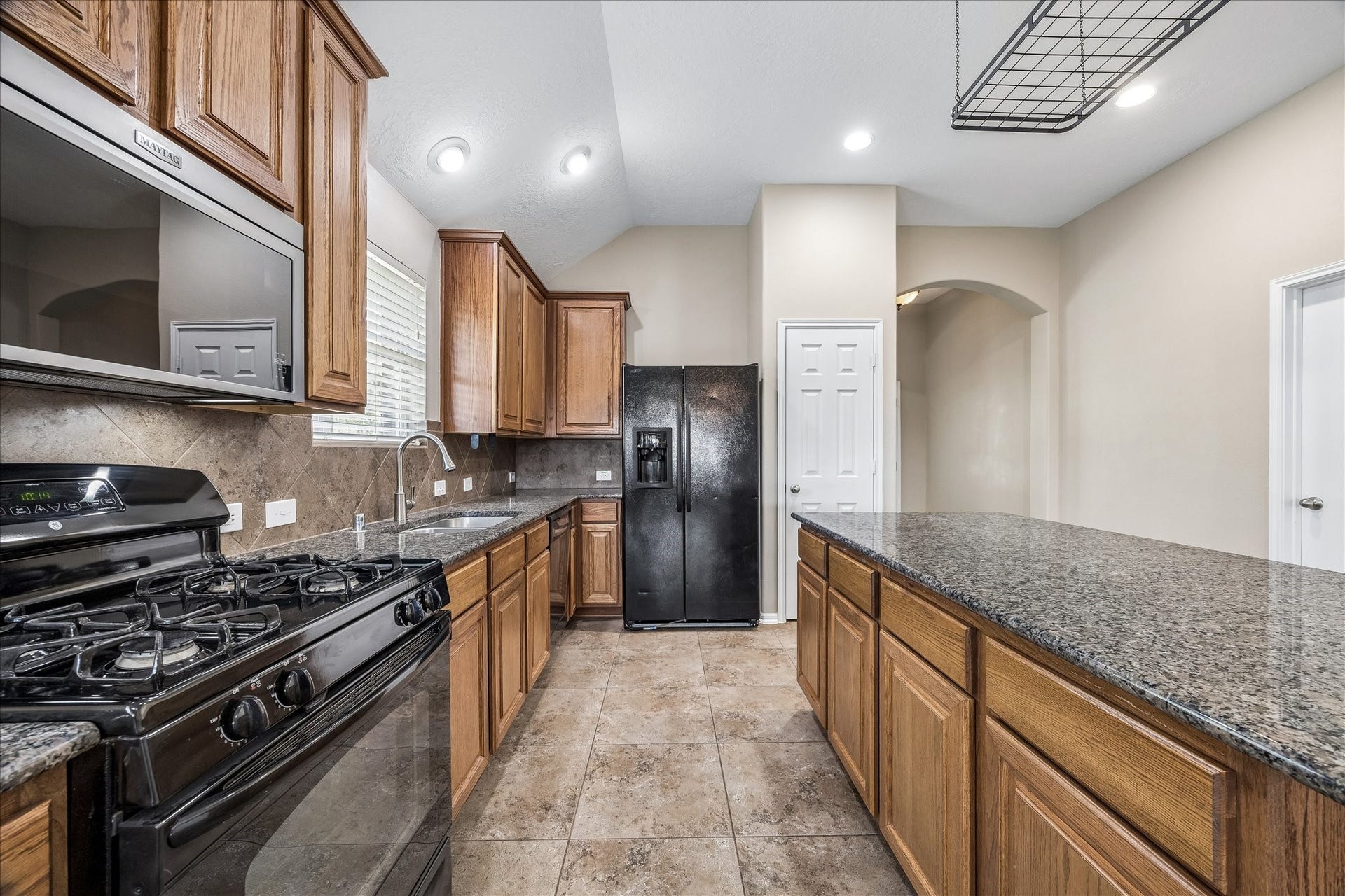 2404 Avalon Trace Lane, Pearland, TX 77581 2404 Avalon Trace Lane, Pearland, TX 77581