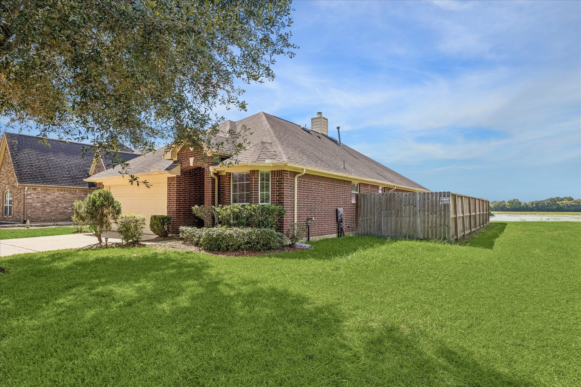 2404 Avalon Trace Lane, Pearland, TX 77581 2404 Avalon Trace Lane, Pearland, TX 77581