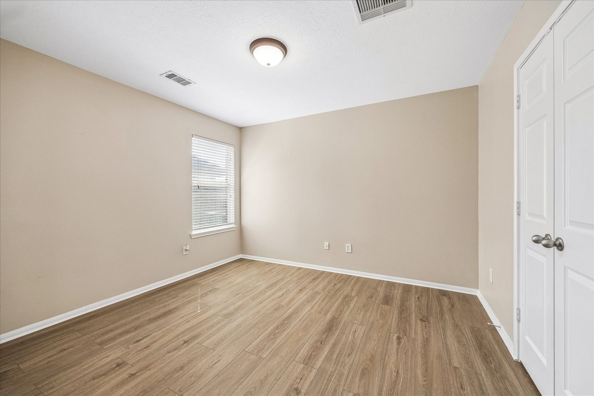 2404 Avalon Trace Lane, Pearland, TX 77581 2404 Avalon Trace Lane, Pearland, TX 77581