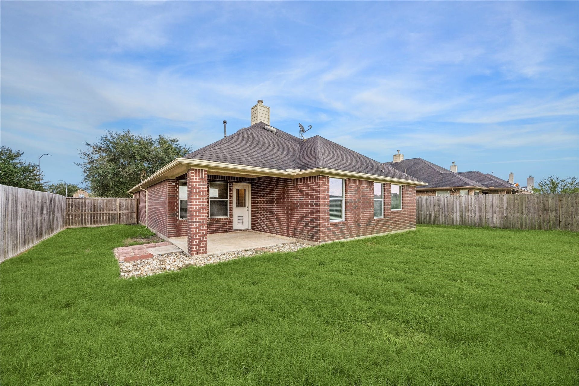 2404 Avalon Trace Lane, Pearland, TX 77581 2404 Avalon Trace Lane, Pearland, TX 77581