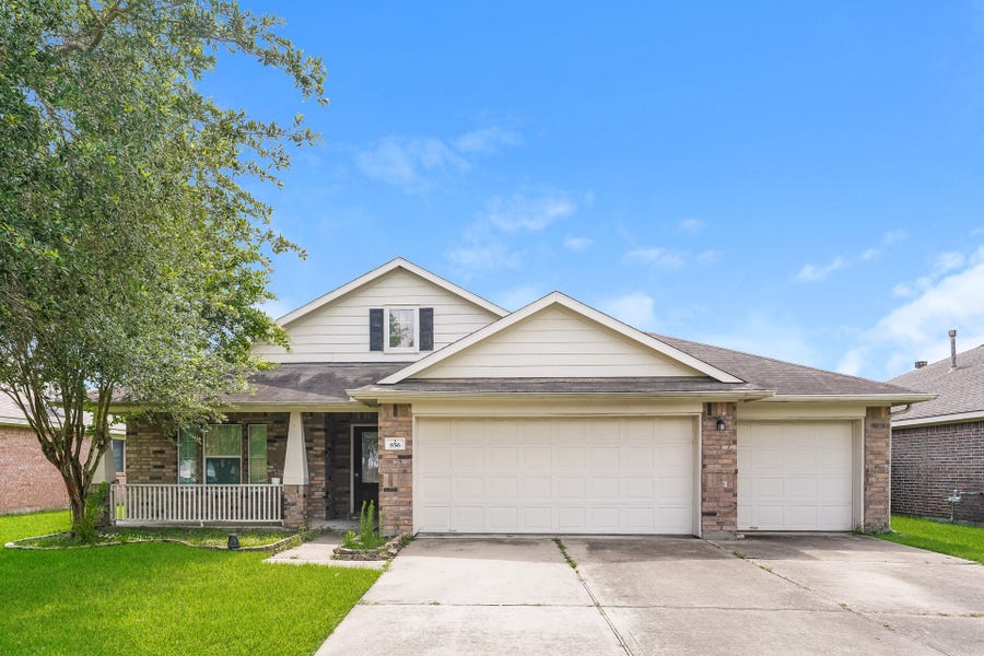 Property photo for 856 Grassy Knoll Trail, La Marque, TX
