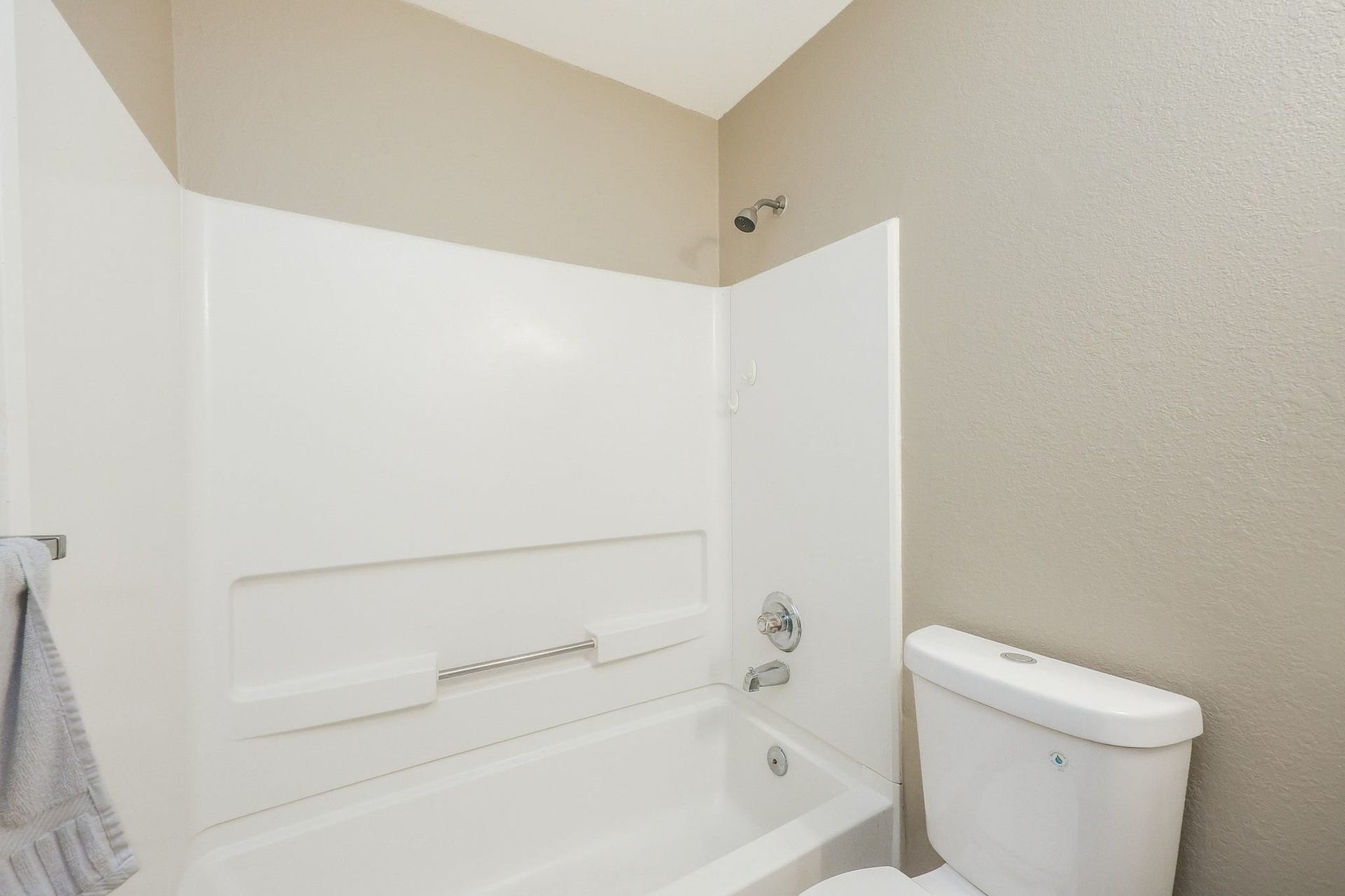 16526 Eaglewood Shadows Drive, Sugar Land, TX 77498 16526 Eaglewood Shadows Drive, Sugar Land, TX 77498
