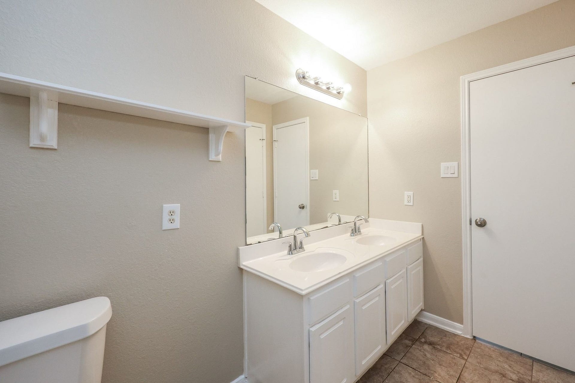 16526 Eaglewood Shadows Drive, Sugar Land, TX 77498 16526 Eaglewood Shadows Drive, Sugar Land, TX 77498