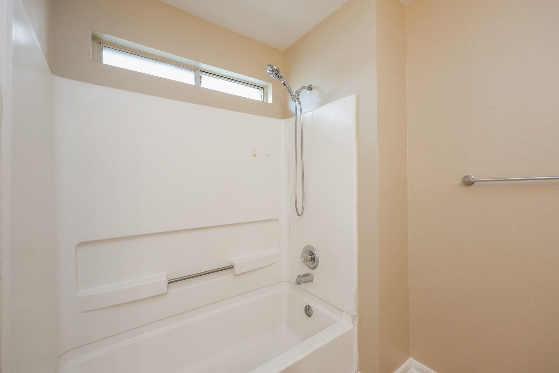 16526 Eaglewood Shadows Drive, Sugar Land, TX 77498 16526 Eaglewood Shadows Drive, Sugar Land, TX 77498