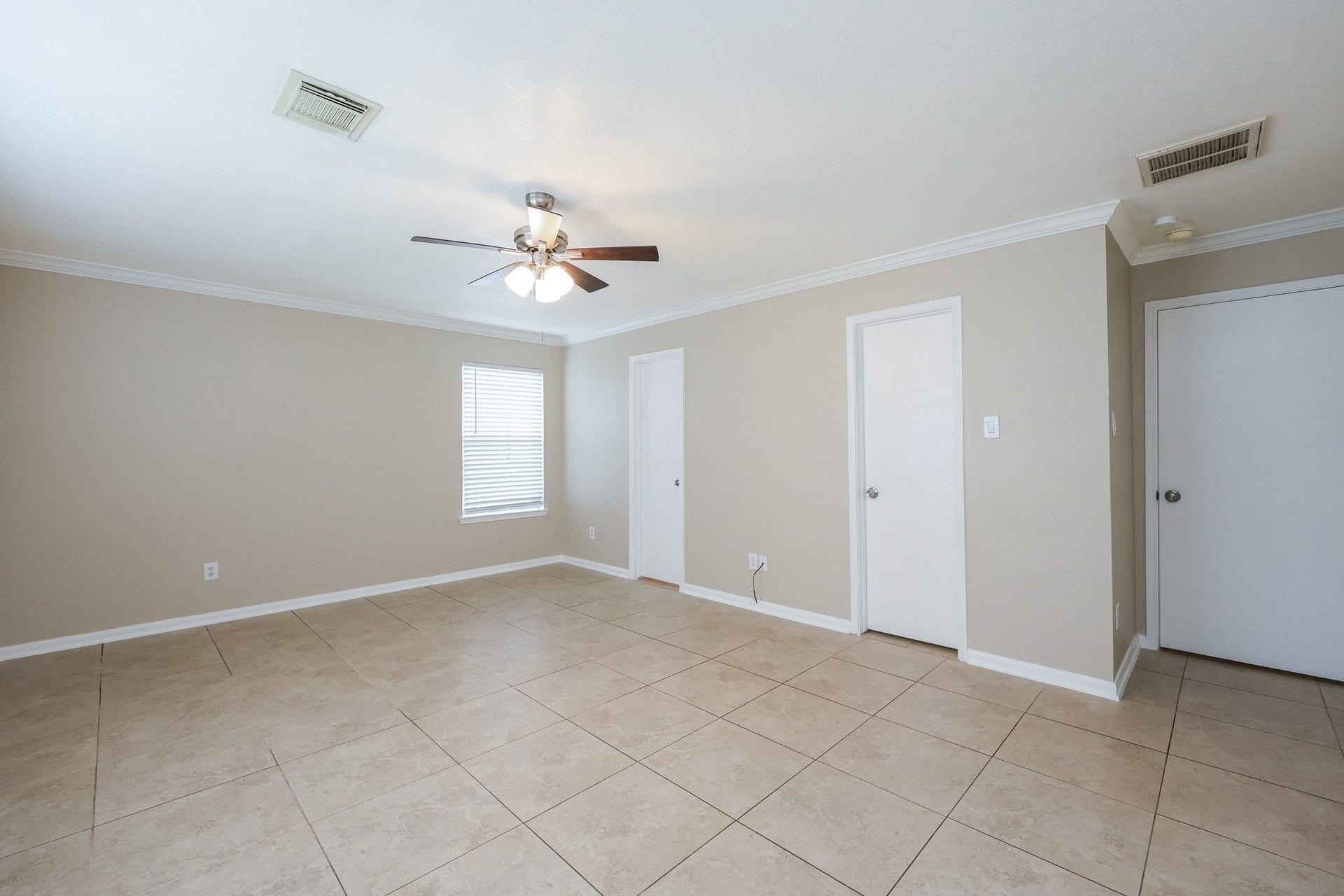 16526 Eaglewood Shadows Drive, Sugar Land, TX 77498 16526 Eaglewood Shadows Drive, Sugar Land, TX 77498