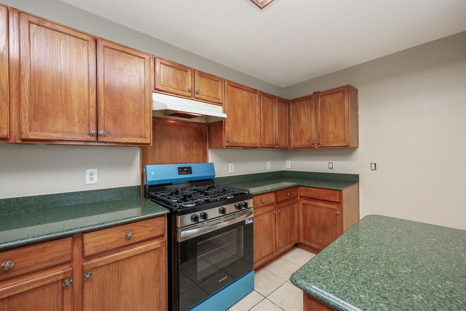 16526 Eaglewood Shadows Drive, Sugar Land, TX 77498 16526 Eaglewood Shadows Drive, Sugar Land, TX 77498