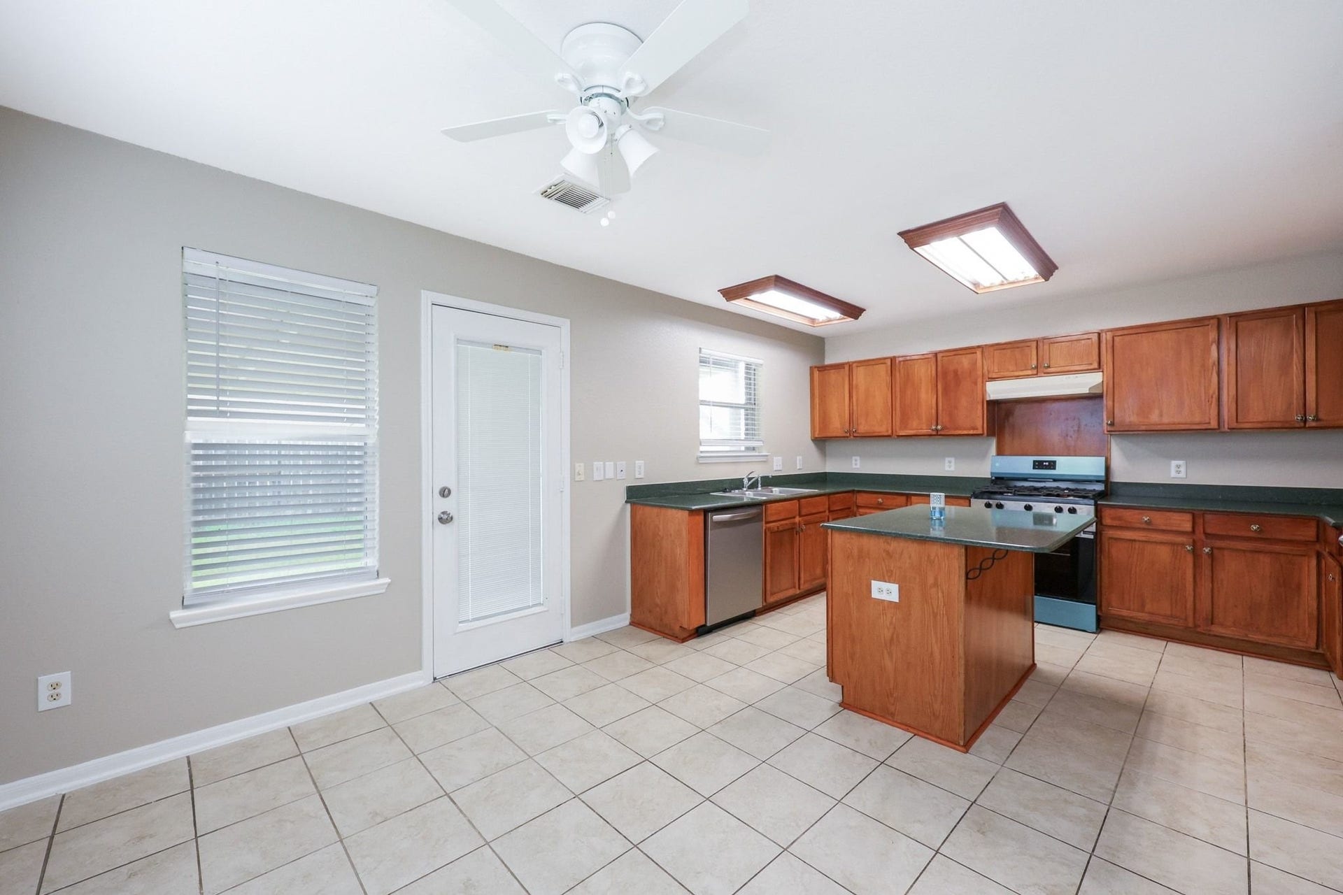 16526 Eaglewood Shadows Drive, Sugar Land, TX 77498 16526 Eaglewood Shadows Drive, Sugar Land, TX 77498