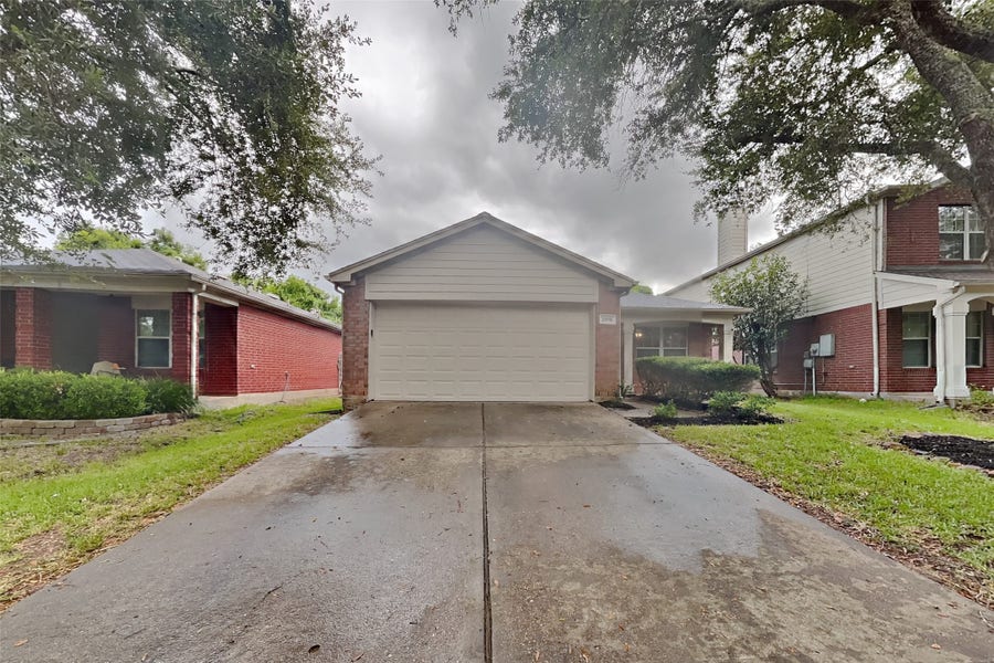 Property photo for 2918 Bison Bluff, Missouri City, TX