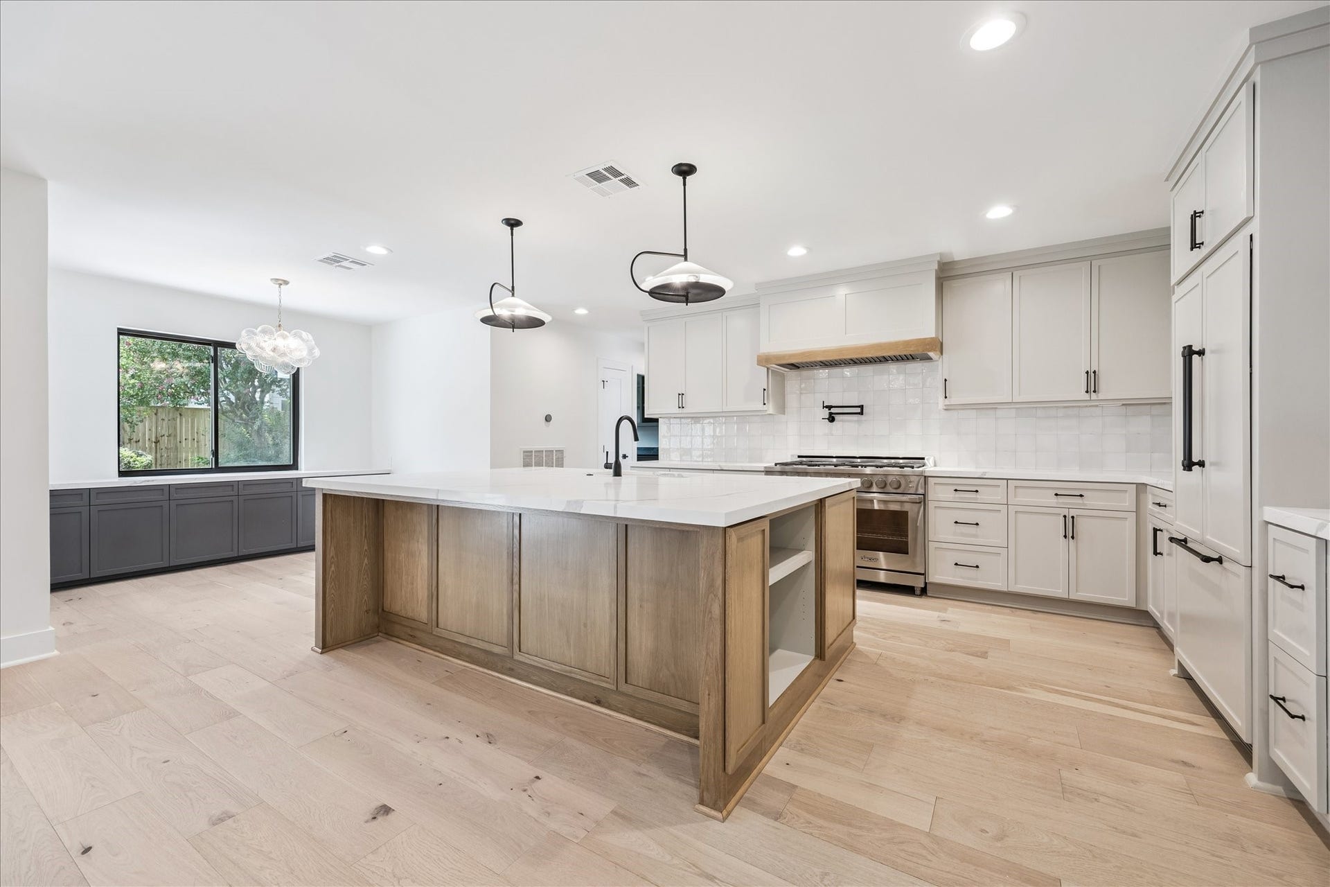 4719 Ivanhoe Street, Houston, TX 77027 4719 Ivanhoe Street, Houston, TX 77027
