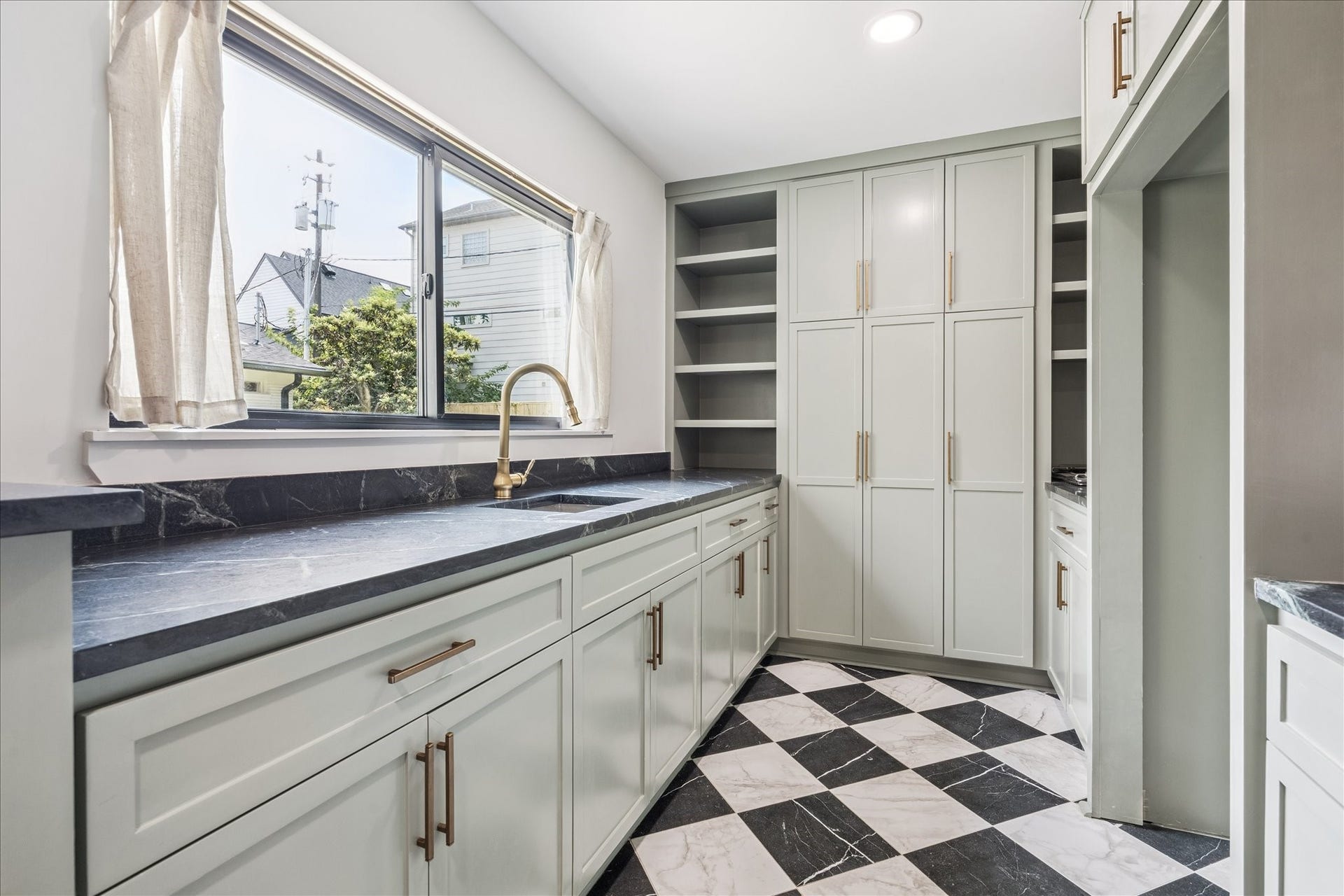 4719 Ivanhoe Street, Houston, TX 77027 4719 Ivanhoe Street, Houston, TX 77027