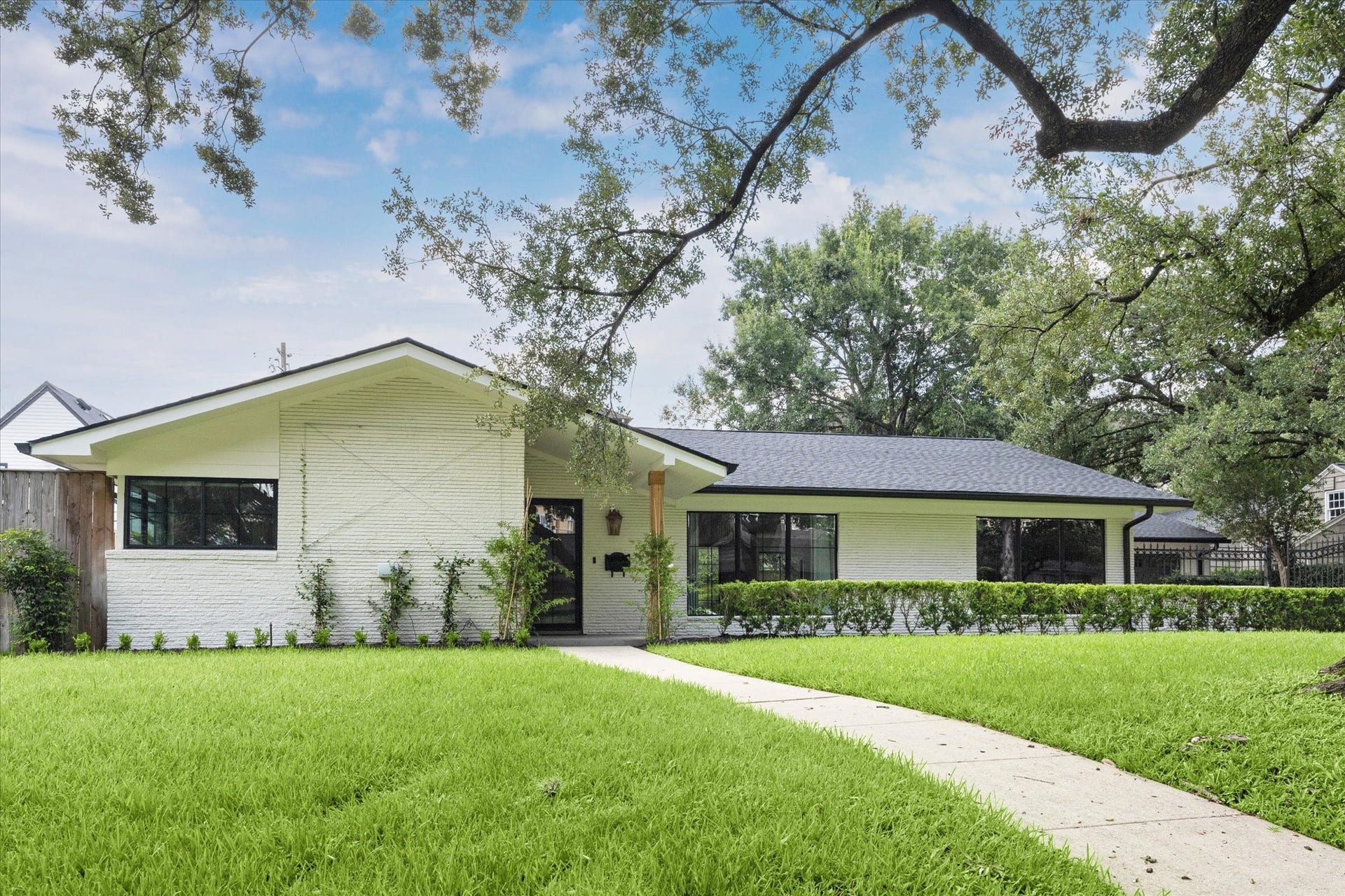 4719 Ivanhoe Street, Houston, TX 77027 4719 Ivanhoe Street, Houston, TX 77027