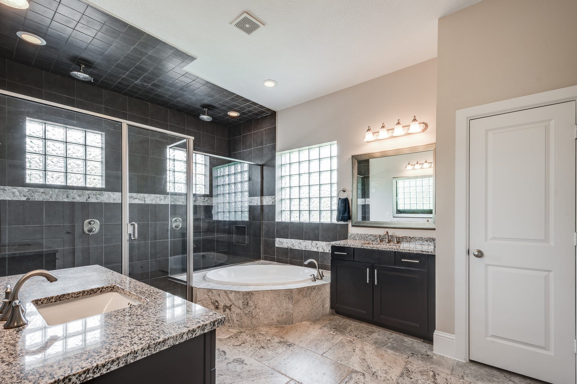 14111 Aspen Haze Lane, Humble, TX 77396 Primary bath with double sinks, separate shower and bath tub
