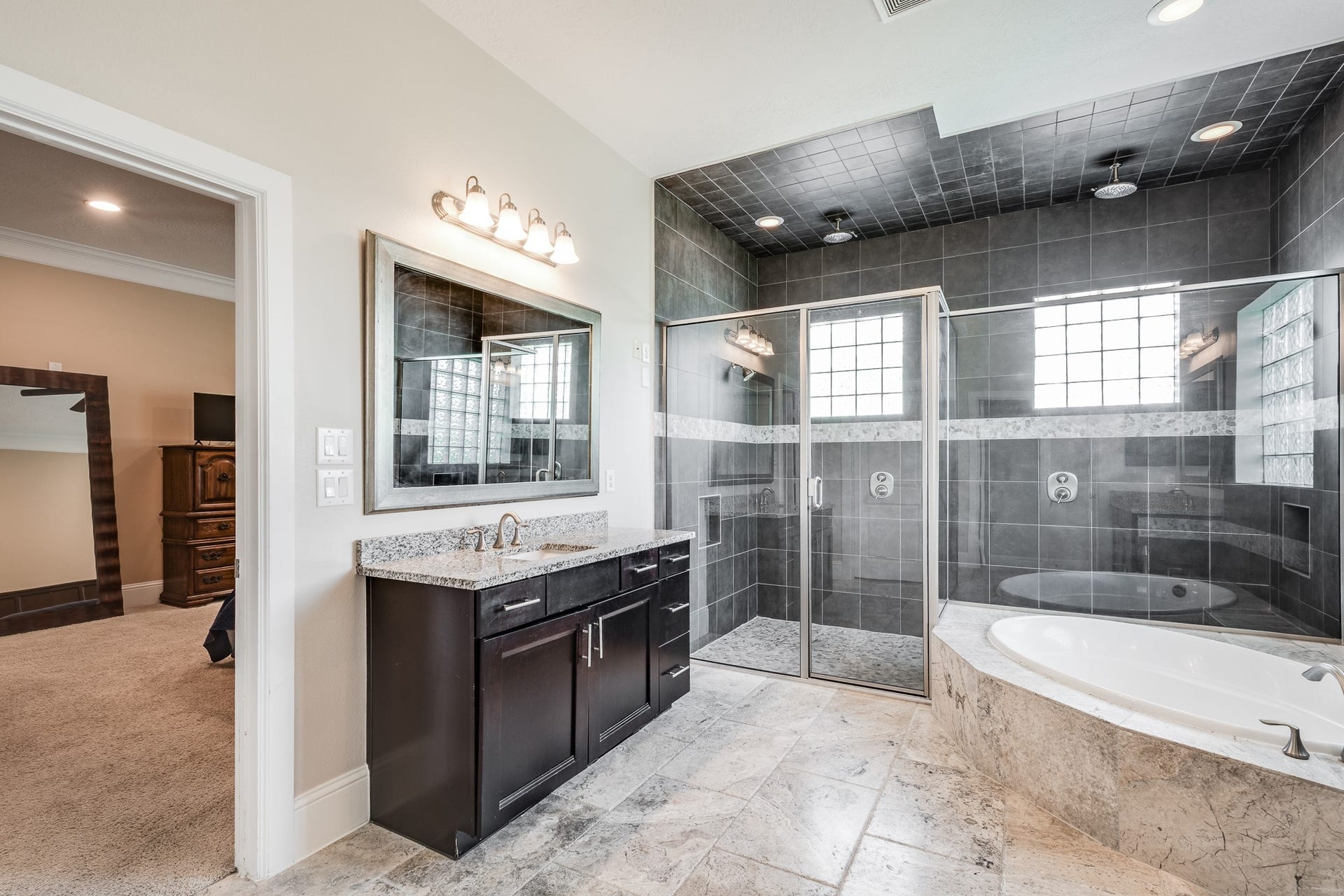 14111 Aspen Haze Lane, Humble, TX 77396 Oversized Shower