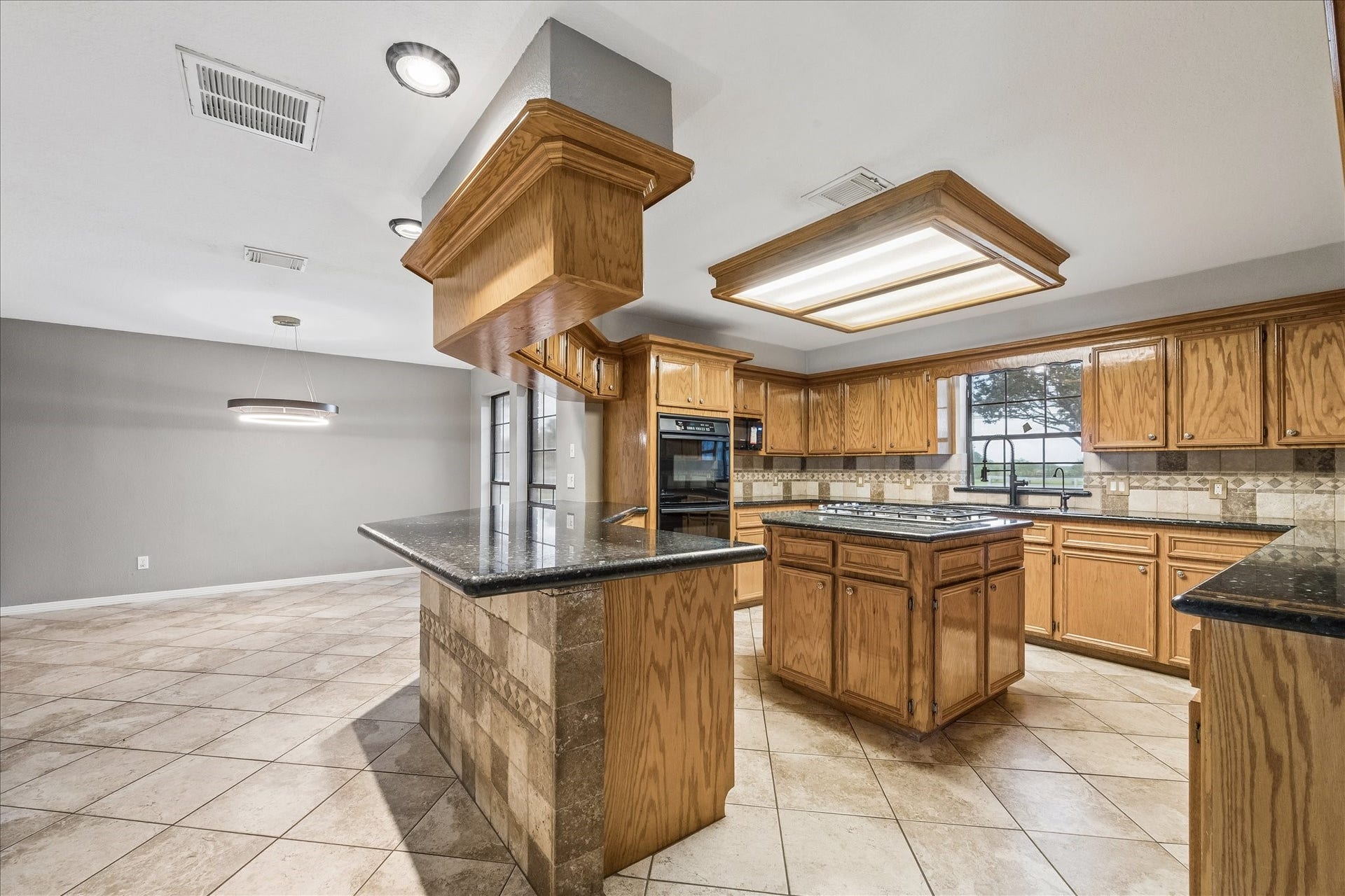 9102 N Humble Camp Road, Dickinson, TX 77539 9102 N Humble Camp Road, Dickinson, TX 77539