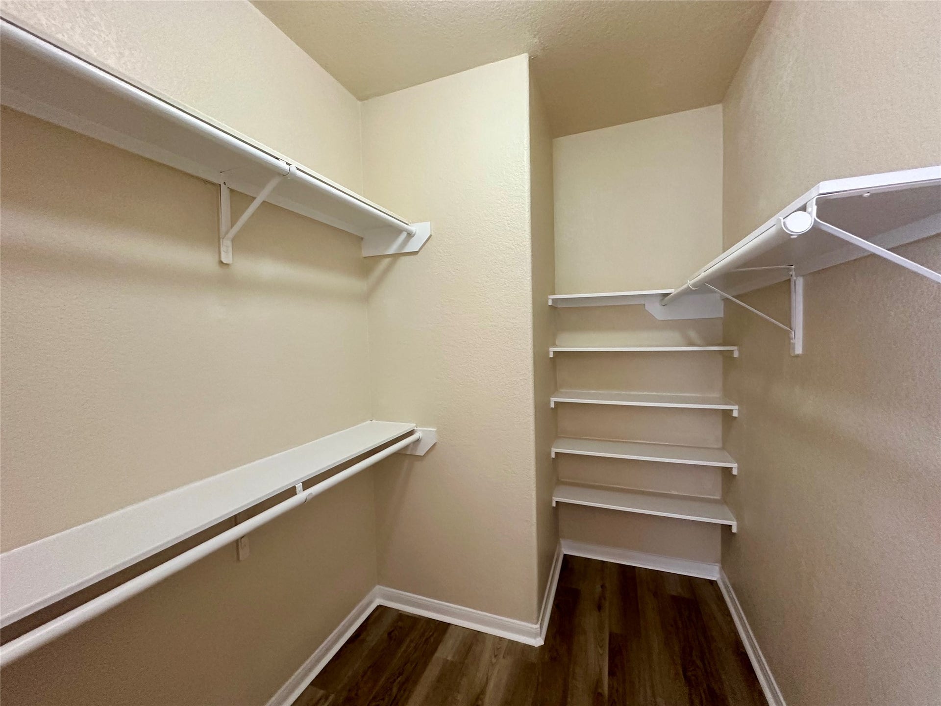 6542 Bella Noche Drive, Spring, TX 77379