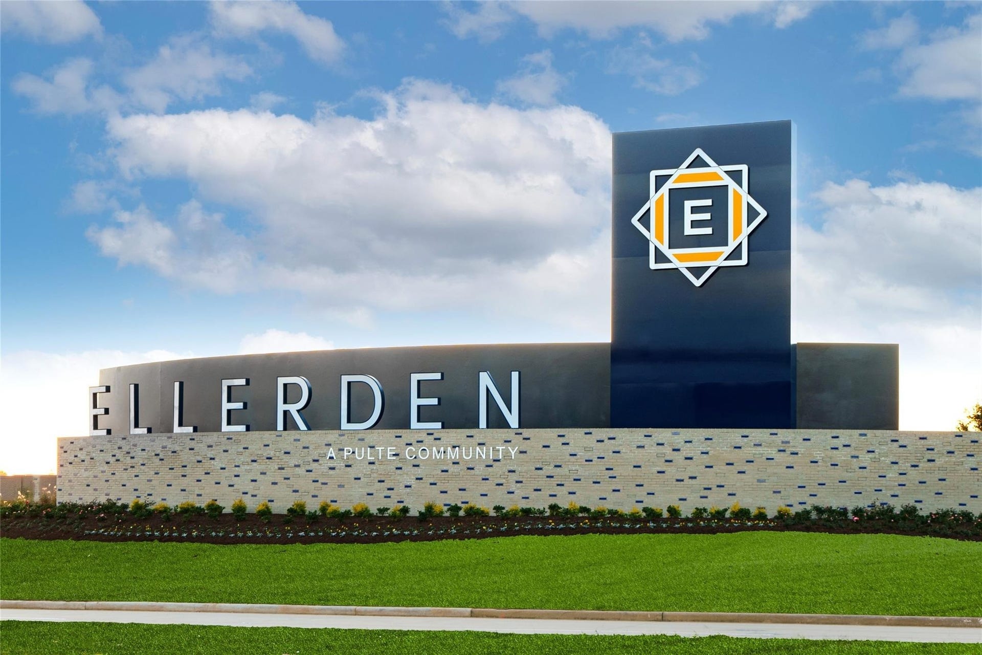 18122 Sonresa Way, Tomball, TX 77377 Community neighborhood sign and entrance monument featuring professional landscaping.