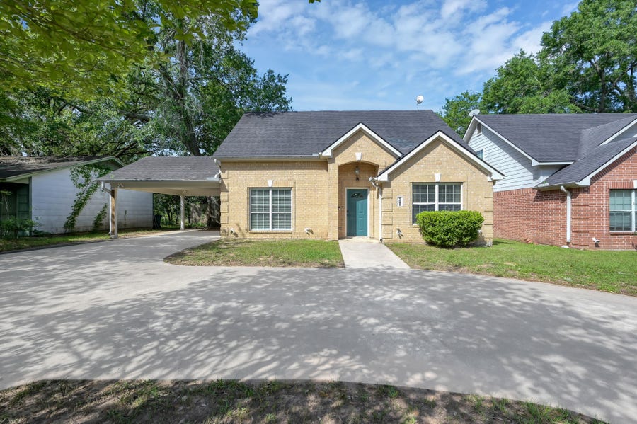 Property photo for 125 Pine Street, Prairie View, TX