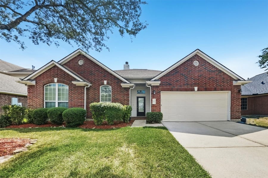 Property photo for 1402 Chandler Cove, Pasadena, TX