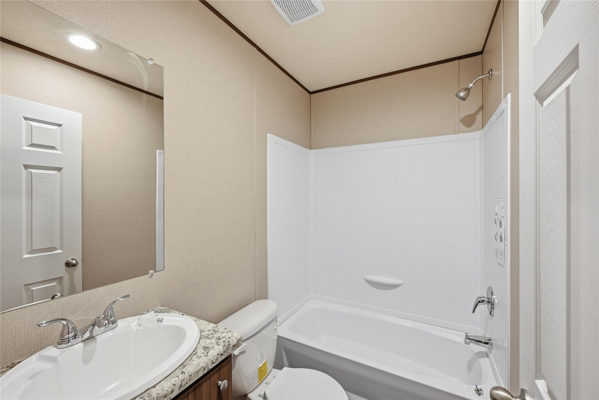 Secondary bath- Shower/tub combo