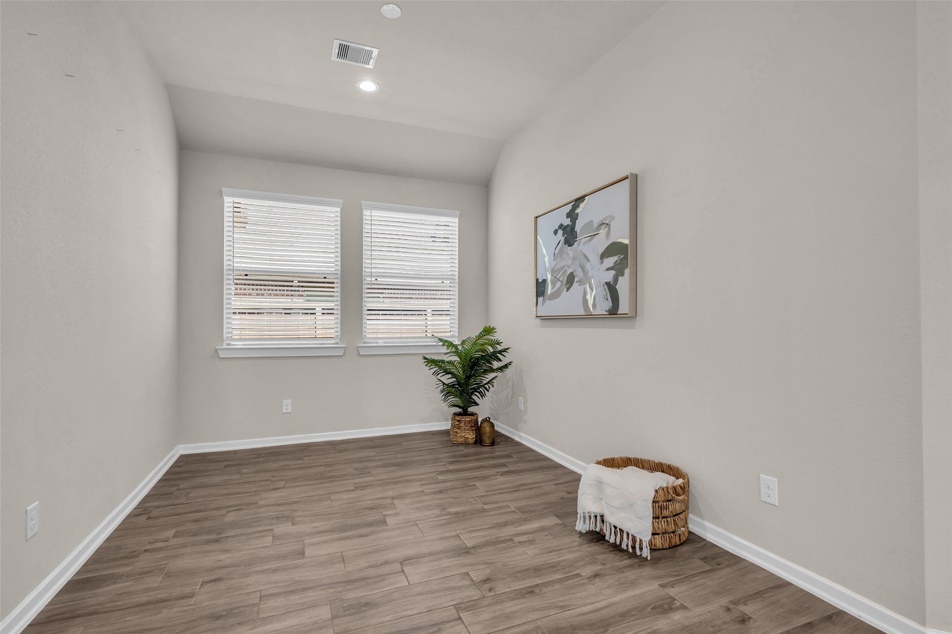 11935 Radura Road, Humble, TX 77346 Open dining space, perfect for everyday meals and special occasions.