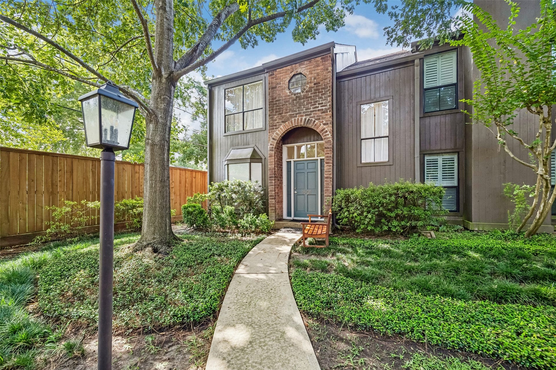 Welcome to 701 Bering Dr. Unit 1501. This amazing corner unit has been fully renovated from top to bottom.