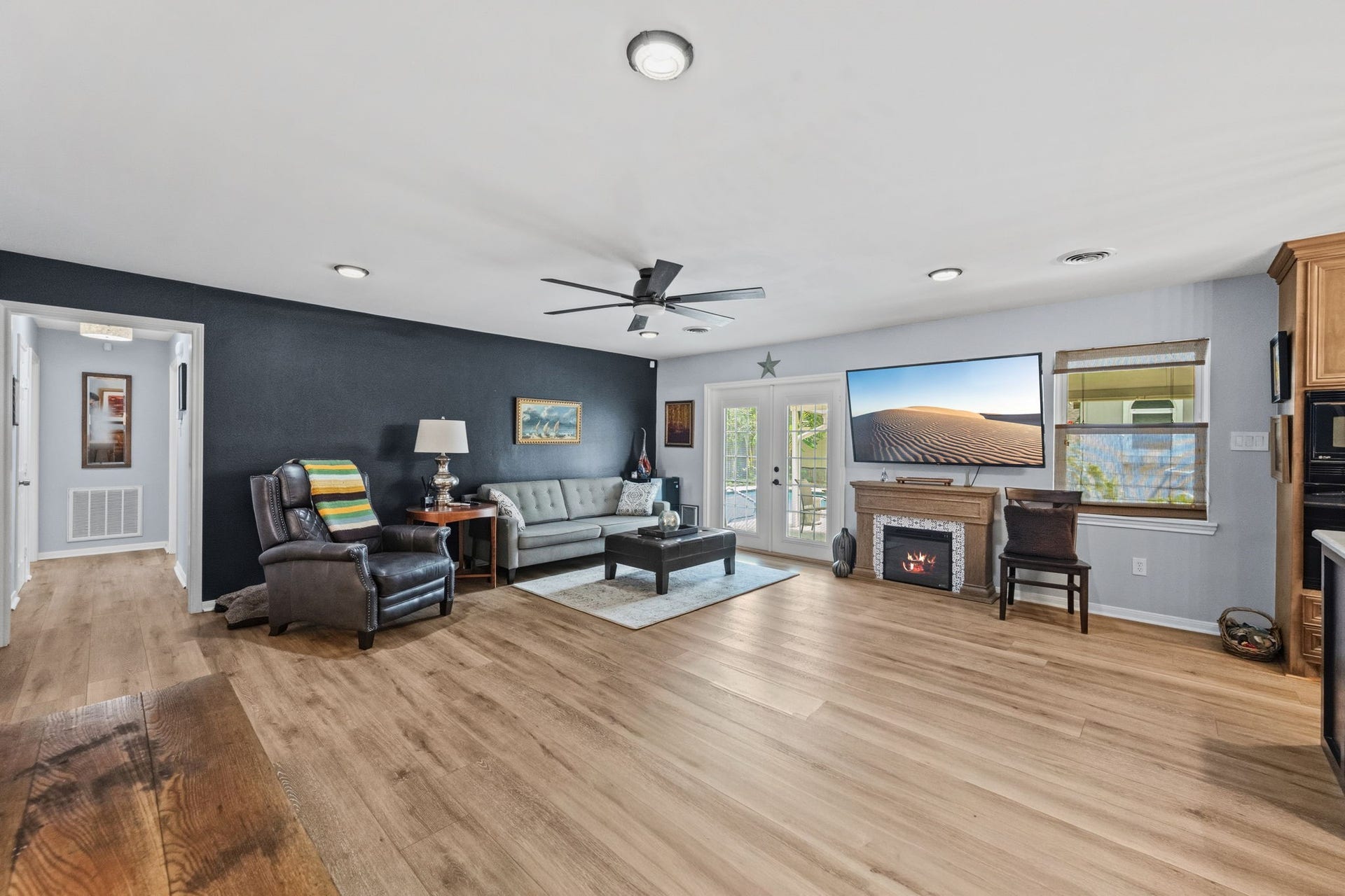 5711 Cerritos Drive, Houston, TX 77035 5711 Cerritos Drive, Houston, TX 77035