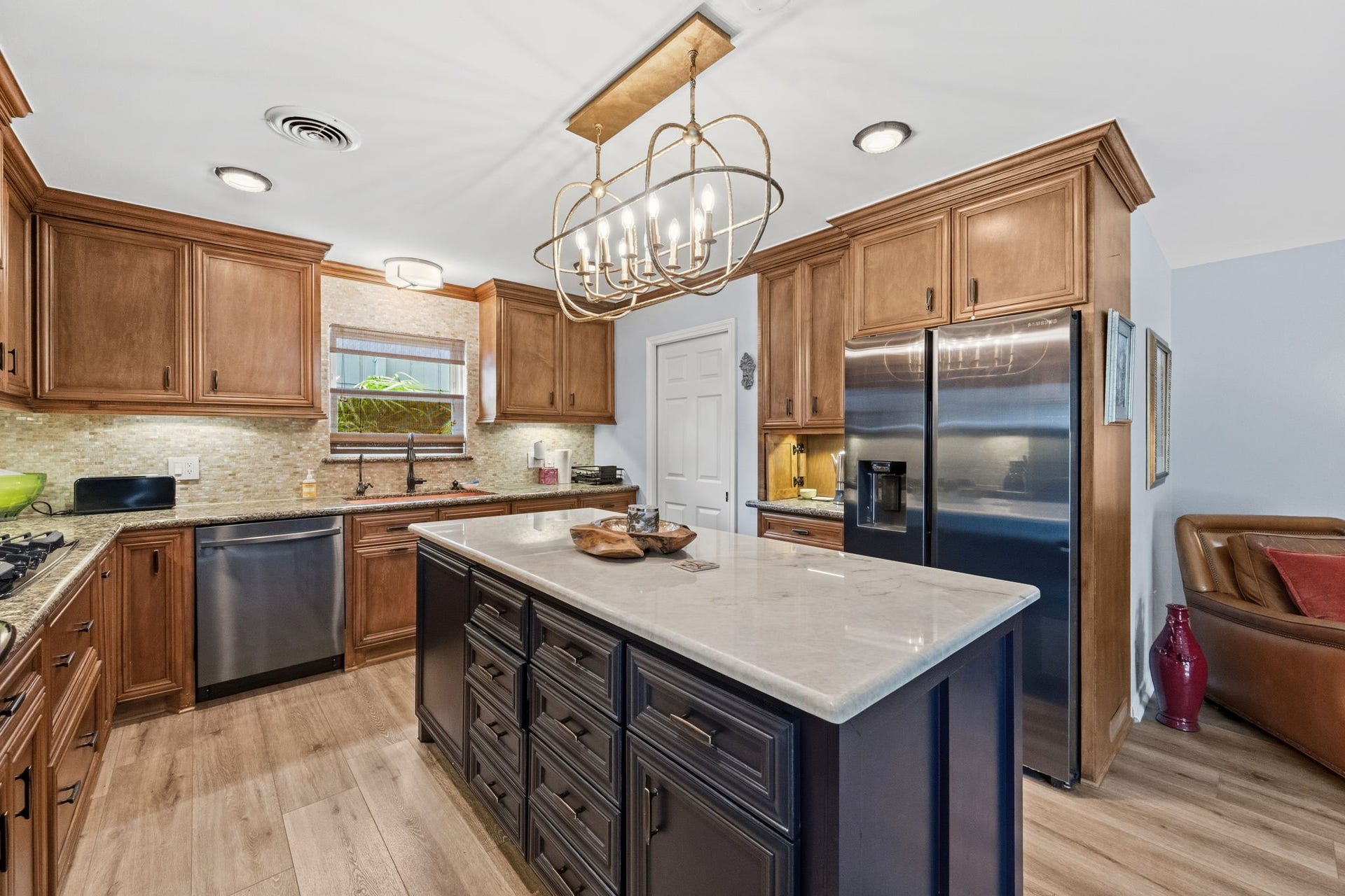 5711 Cerritos Drive, Houston, TX 77035 5711 Cerritos Drive, Houston, TX 77035