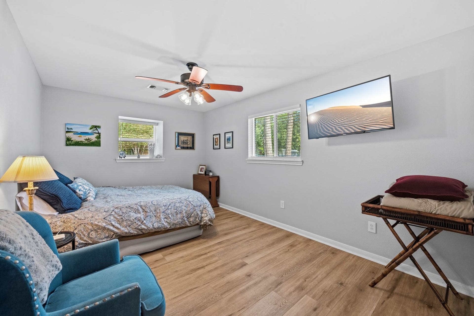 5711 Cerritos Drive, Houston, TX 77035 5711 Cerritos Drive, Houston, TX 77035