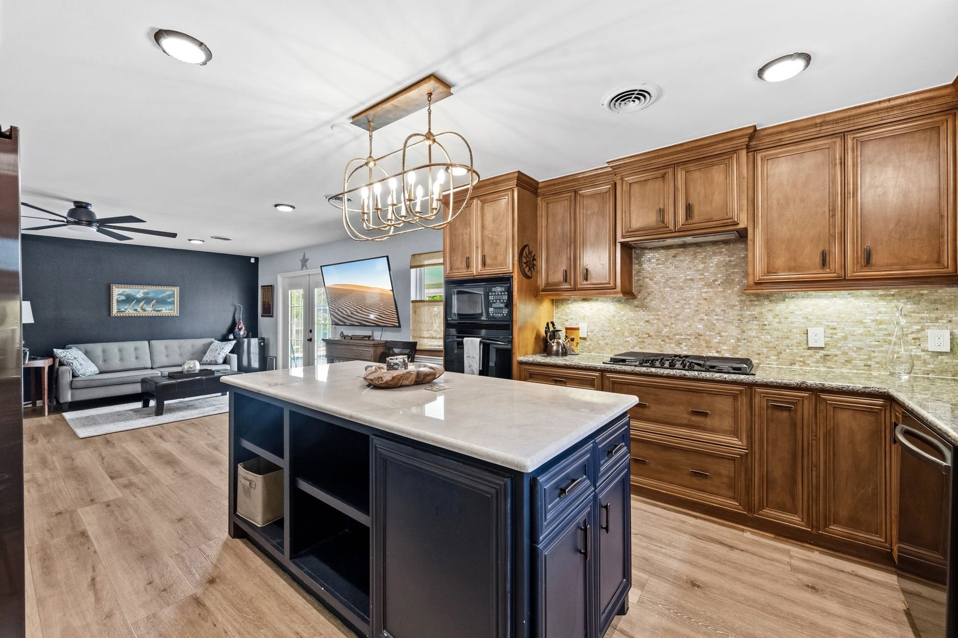 5711 Cerritos Drive, Houston, TX 77035 5711 Cerritos Drive, Houston, TX 77035