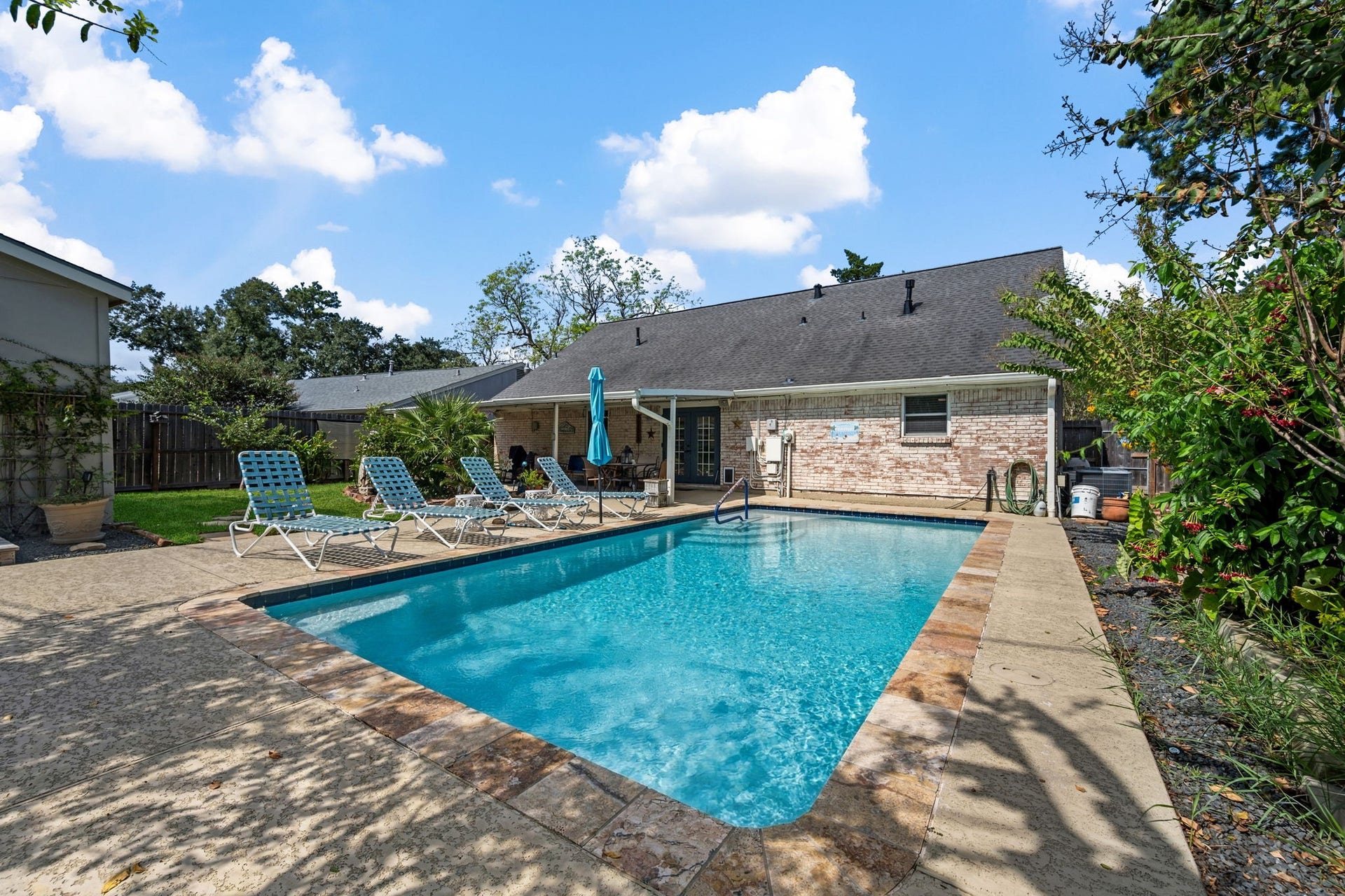 5711 Cerritos Drive, Houston, TX 77035 5711 Cerritos Drive, Houston, TX 77035
