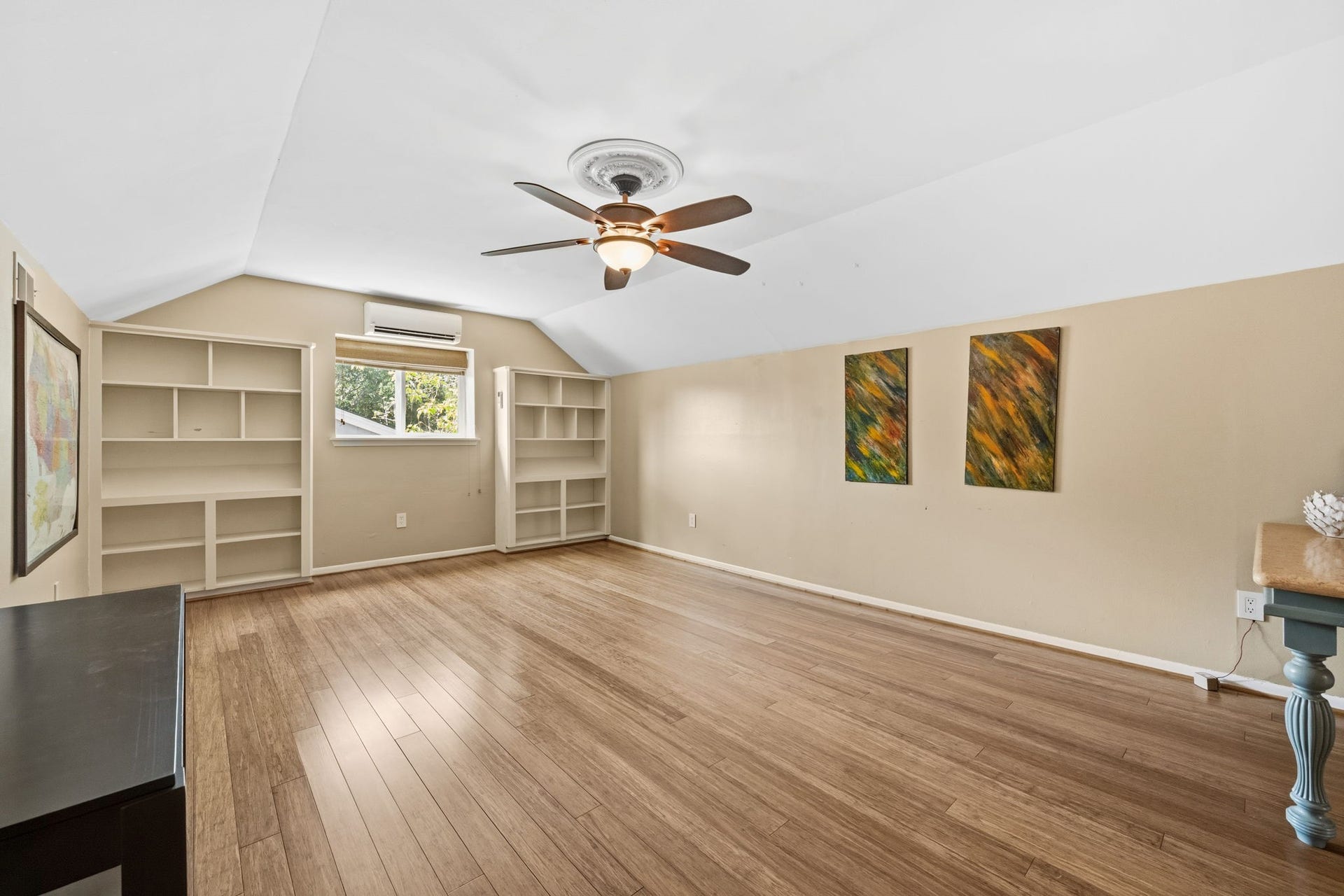 5711 Cerritos Drive, Houston, TX 77035 5711 Cerritos Drive, Houston, TX 77035