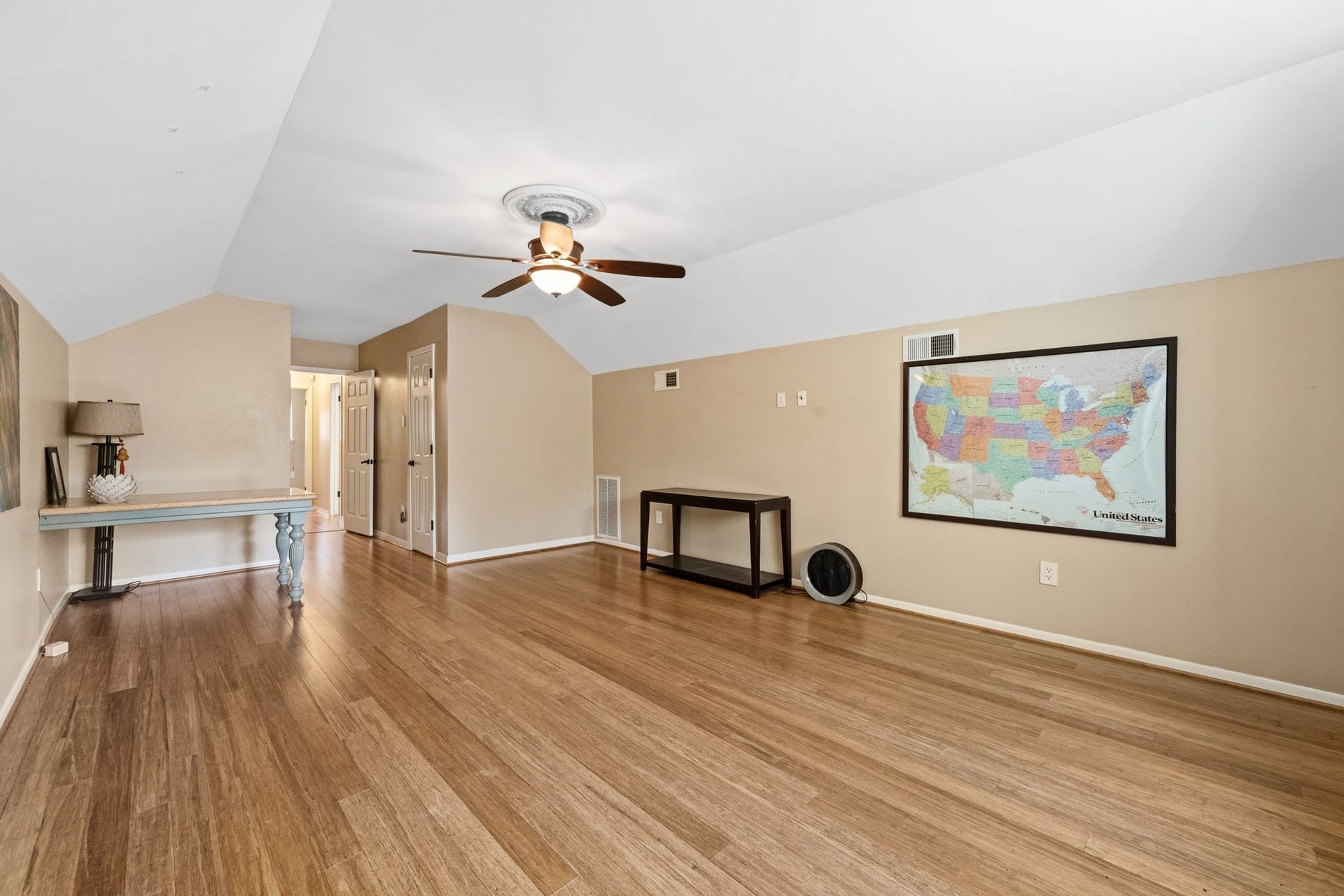 5711 Cerritos Drive, Houston, TX 77035 5711 Cerritos Drive, Houston, TX 77035