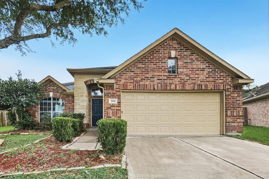 Property photo for 2918 Meridian Bay Lane, League City, TX