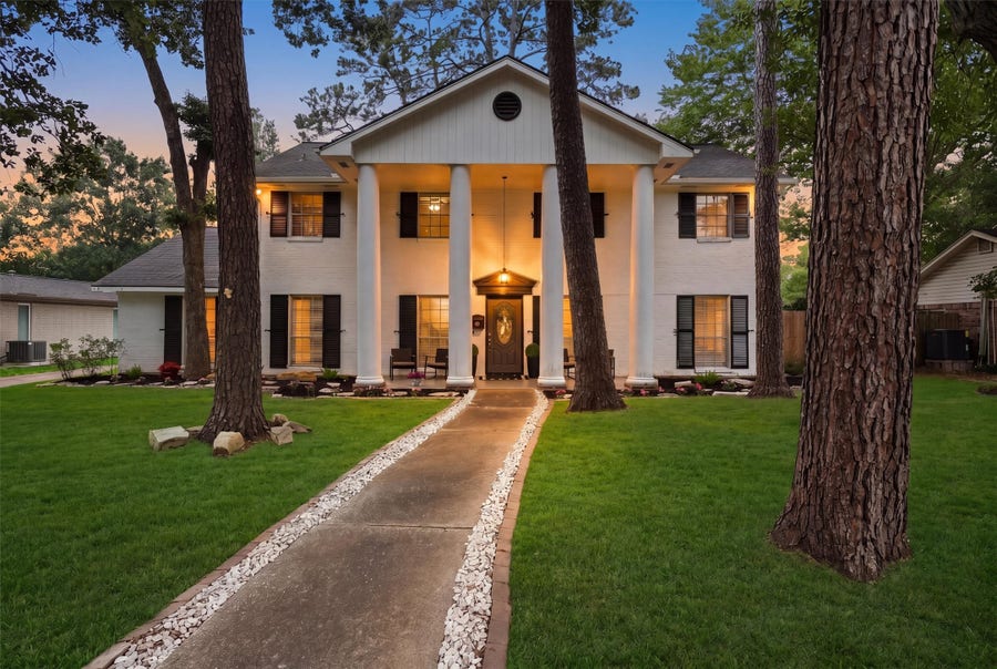 Property photo for 215 Whispering Oaks Drive, Seabrook, TX