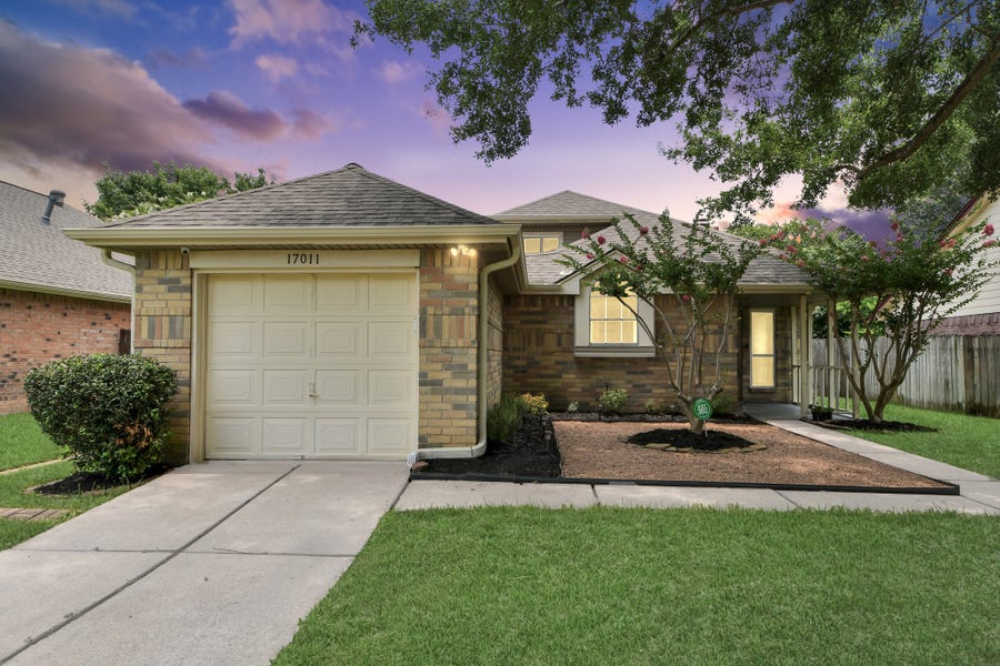 Property photo for 17011 Dusty Mill Drive W, Sugar Land, TX