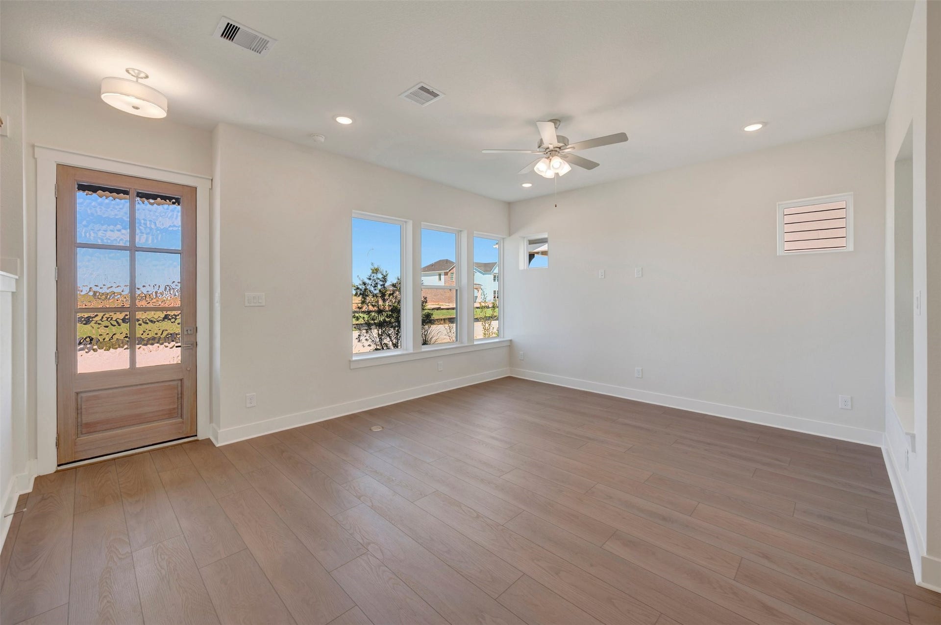 16746 Vibrant Avenue, Hockley, TX 77447