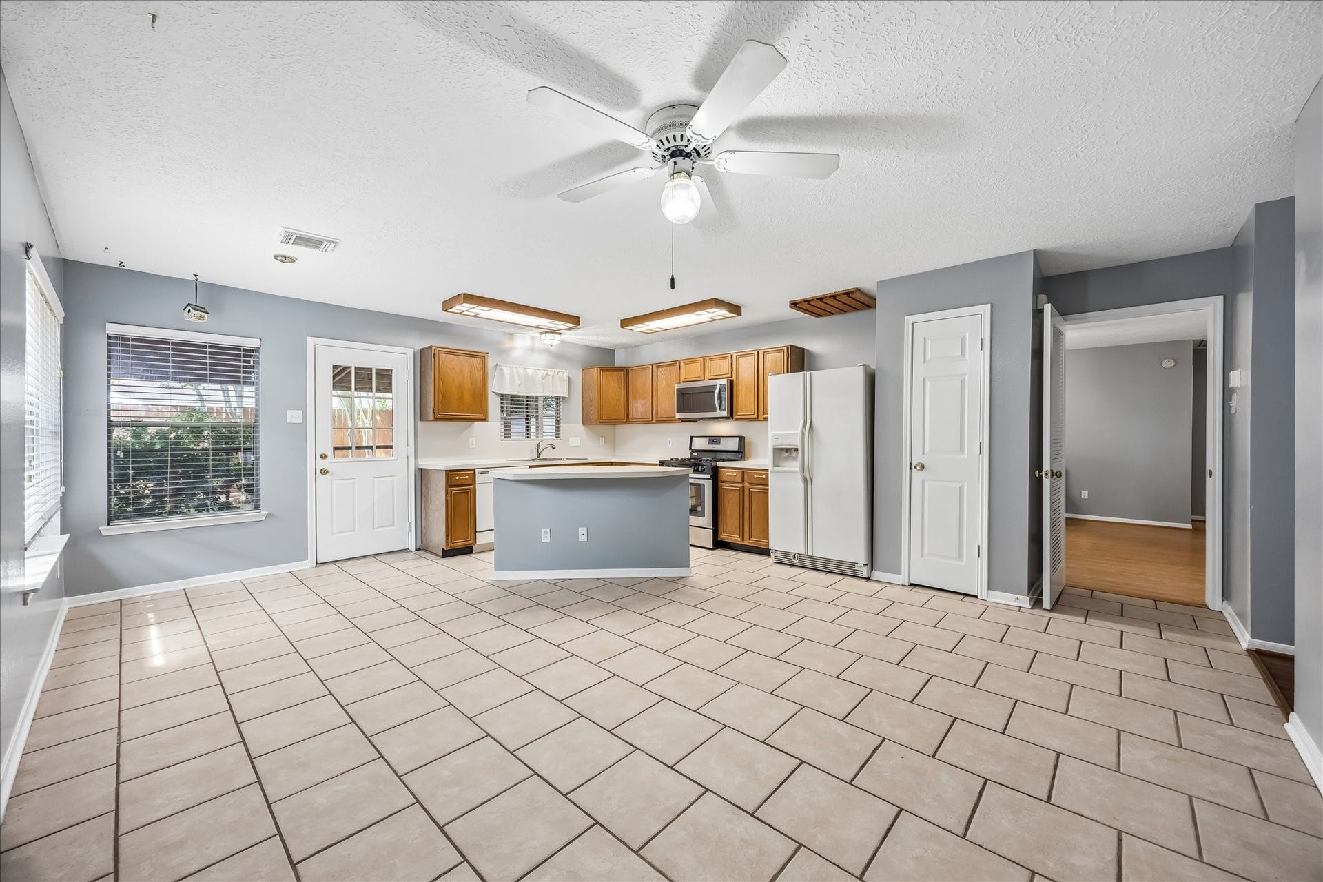4618 Kimball Drive, Pearland, TX 77584 4618 Kimball Drive, Pearland, TX 77584