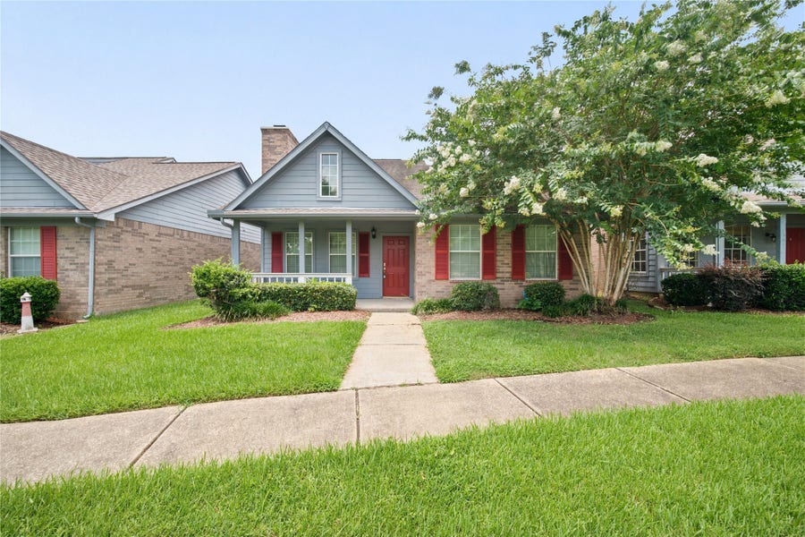 Property photo for 2601 S Broadway Street, #8, La Porte, TX